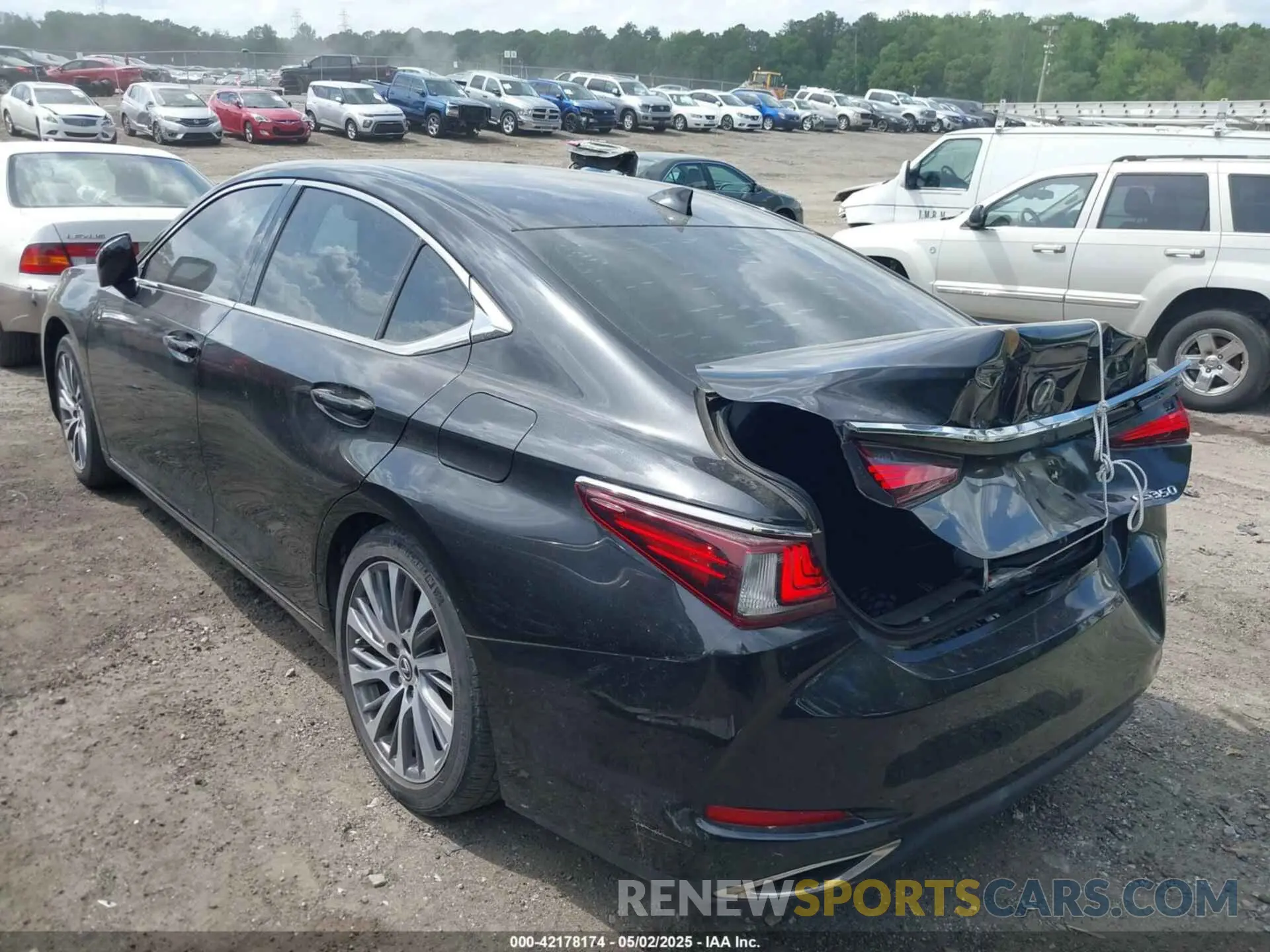 3 fotografías del automóvil dañado 58ABZ1B16KU020442 LEXUS ES 350 2019
