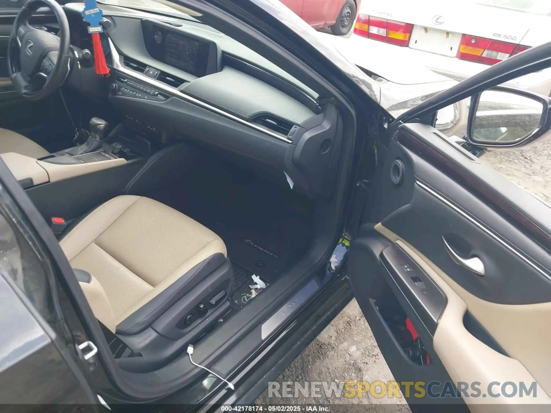 5 fotografías del automóvil dañado 58ABZ1B16KU020442 LEXUS ES 350 2019