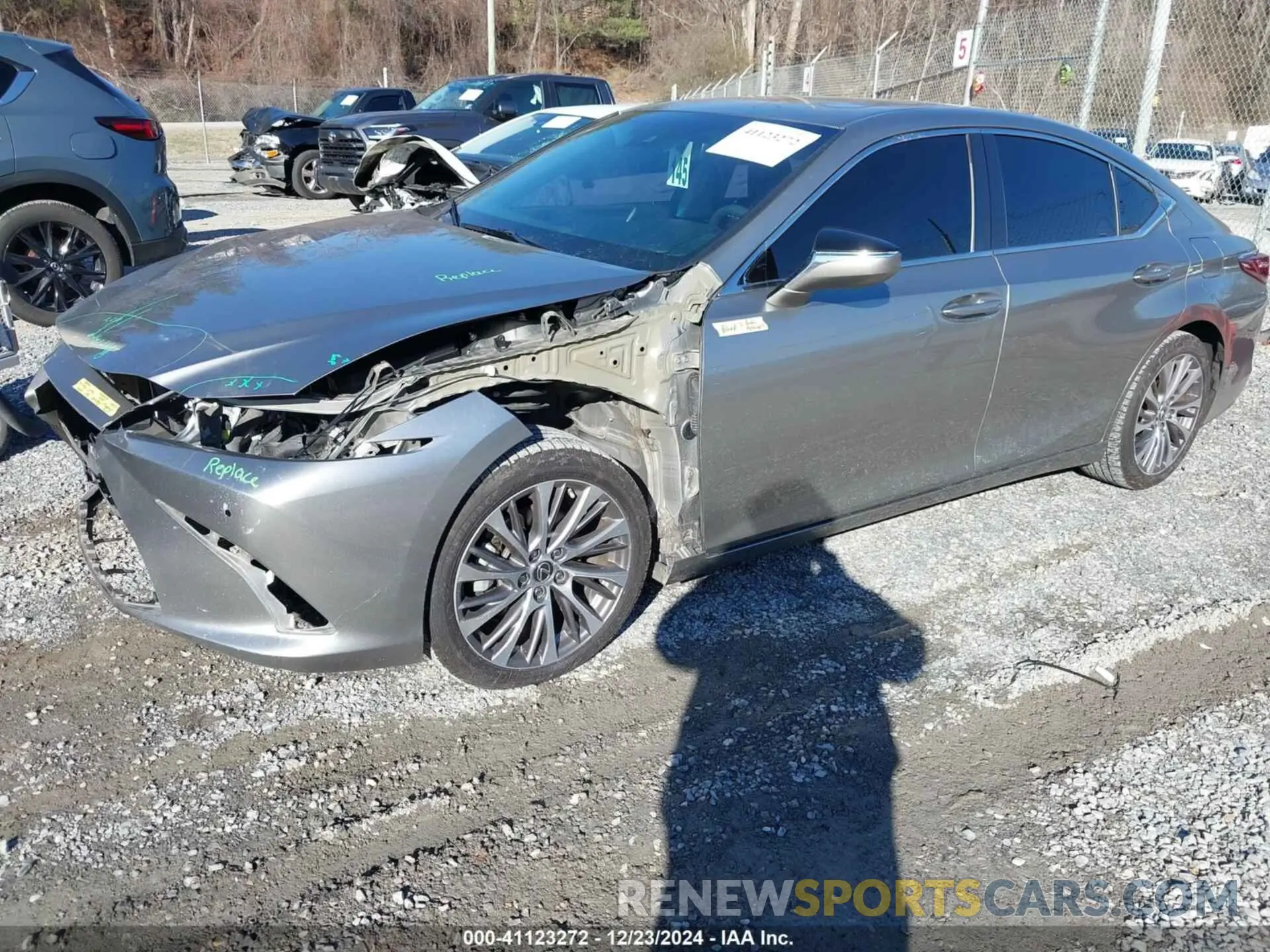 2 fotografías del automóvil dañado 58ABZ1B16KU026483 LEXUS ES 350 2019