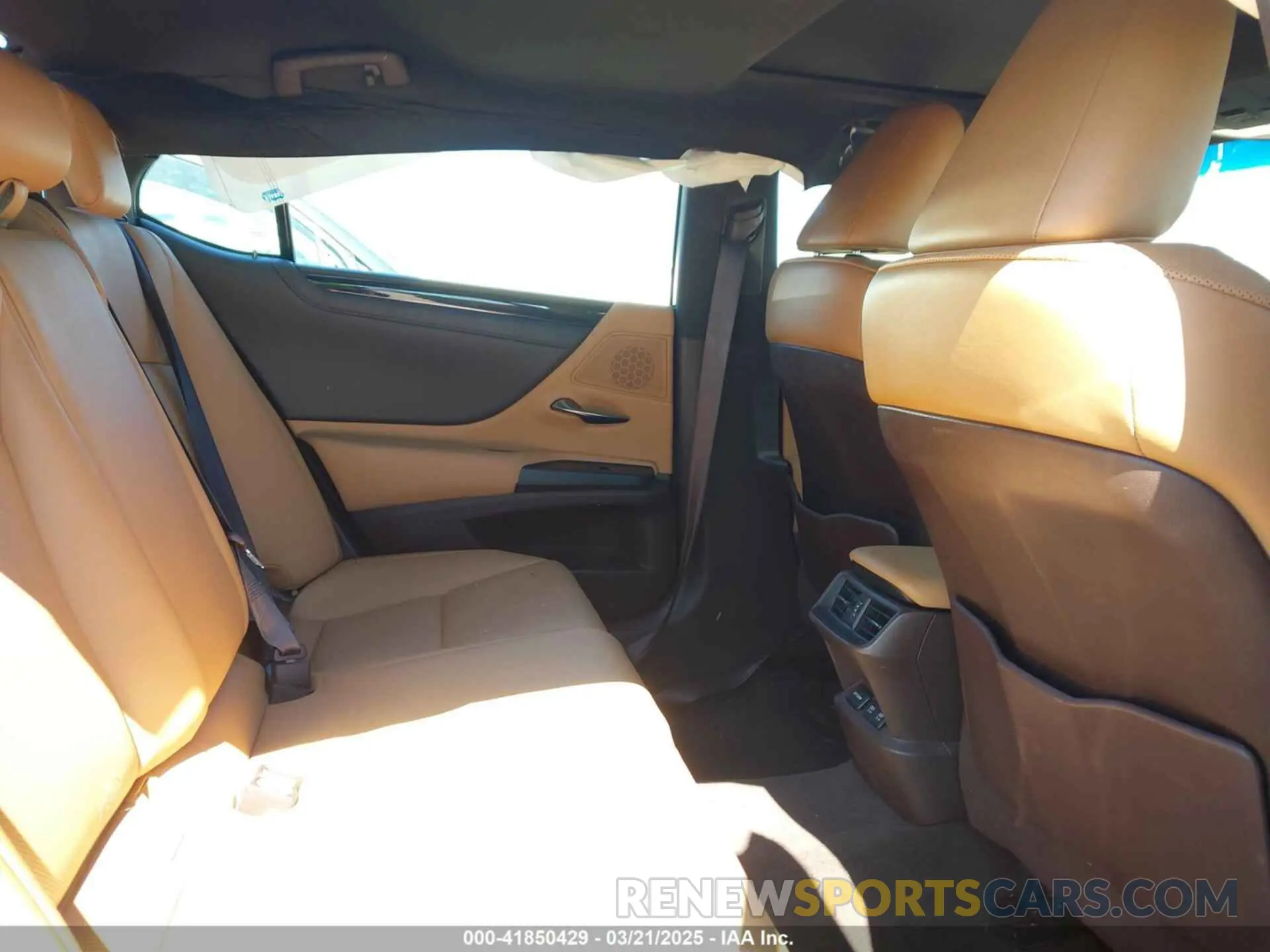 8 fotografías del automóvil dañado 58ABZ1B16KU035152 LEXUS ES 350 2019