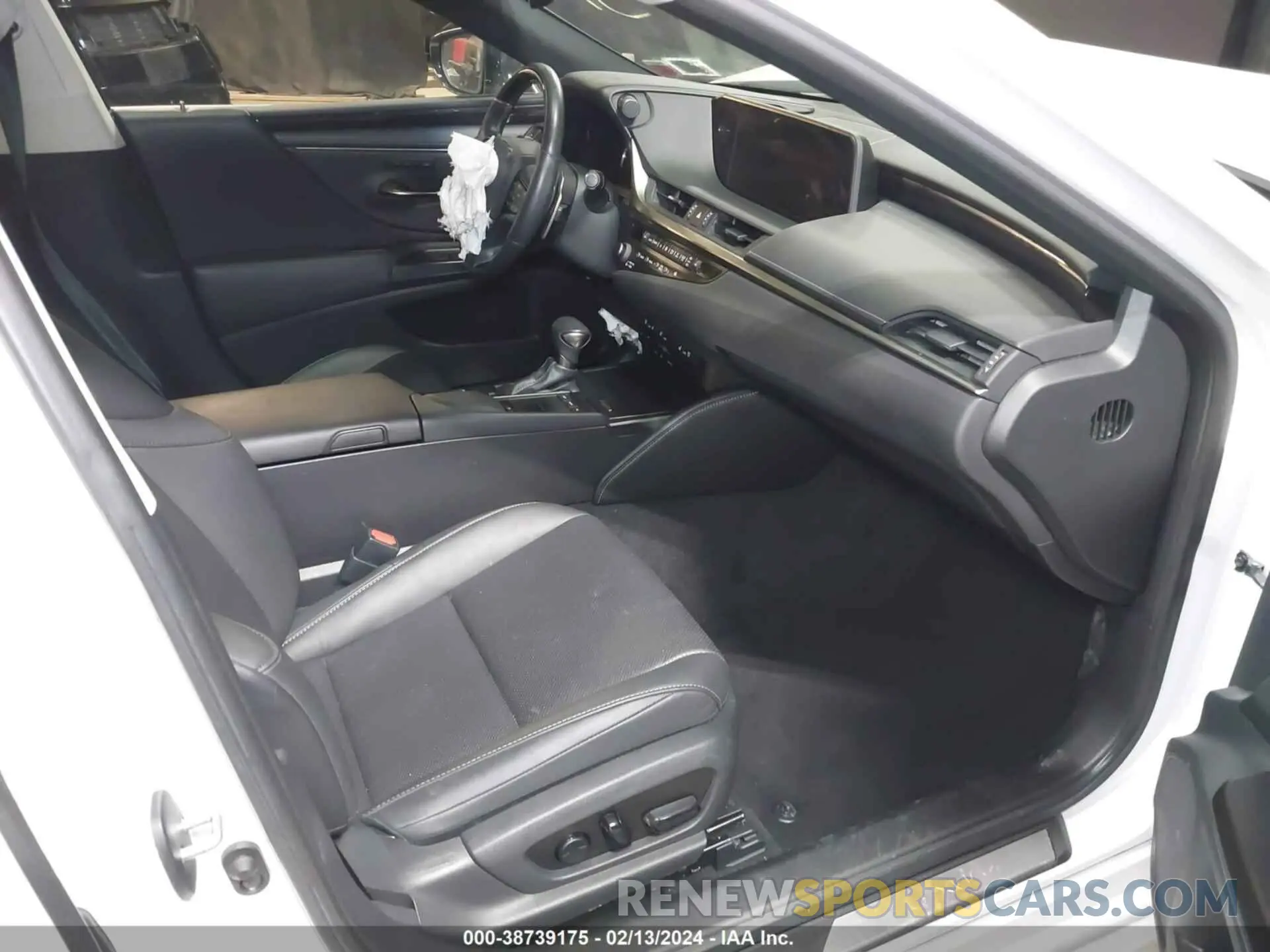 5 fotografías del automóvil dañado 58ABZ1B17KU033734 LEXUS ES 350 2019