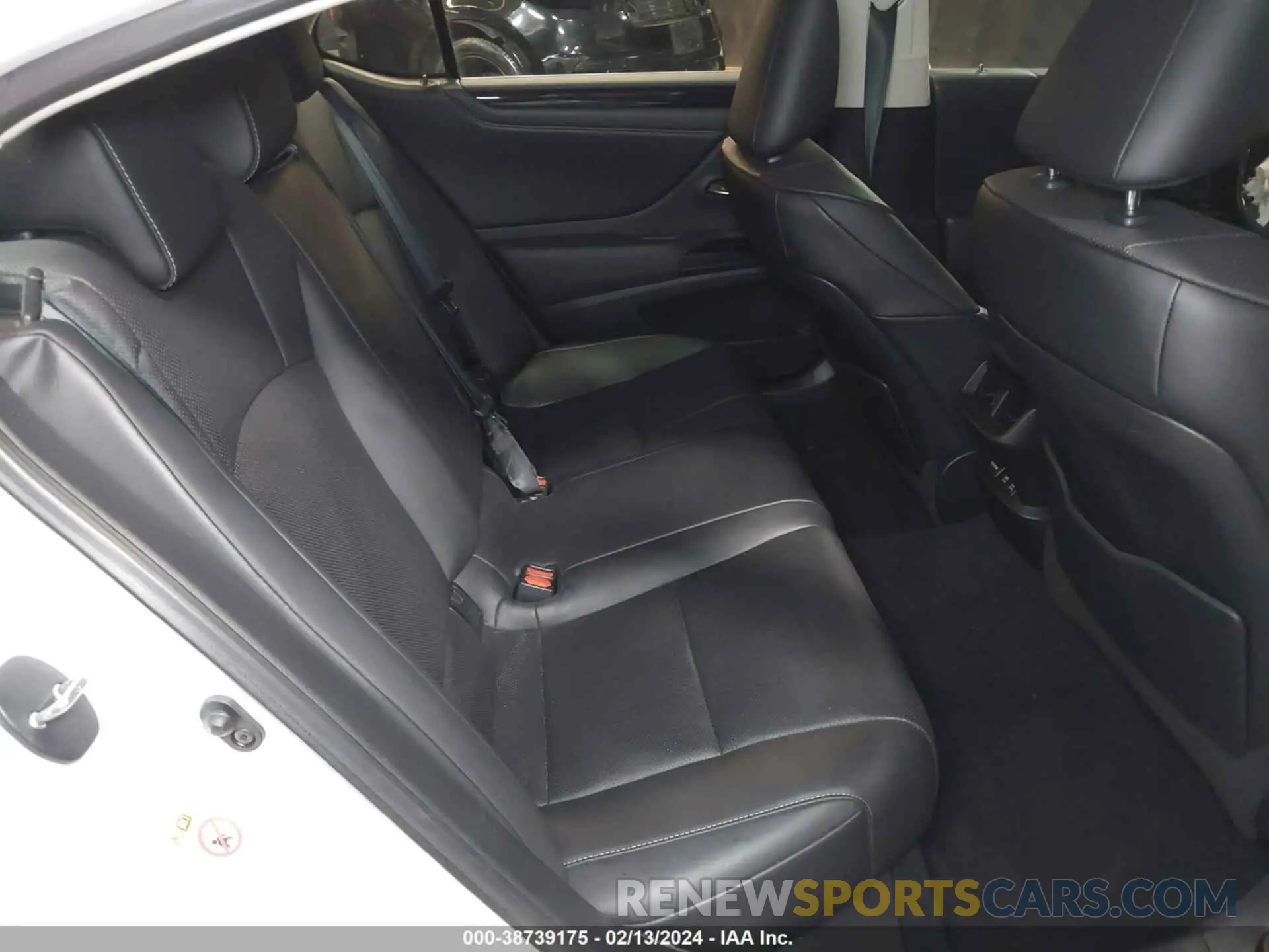 8 fotografías del automóvil dañado 58ABZ1B17KU033734 LEXUS ES 350 2019