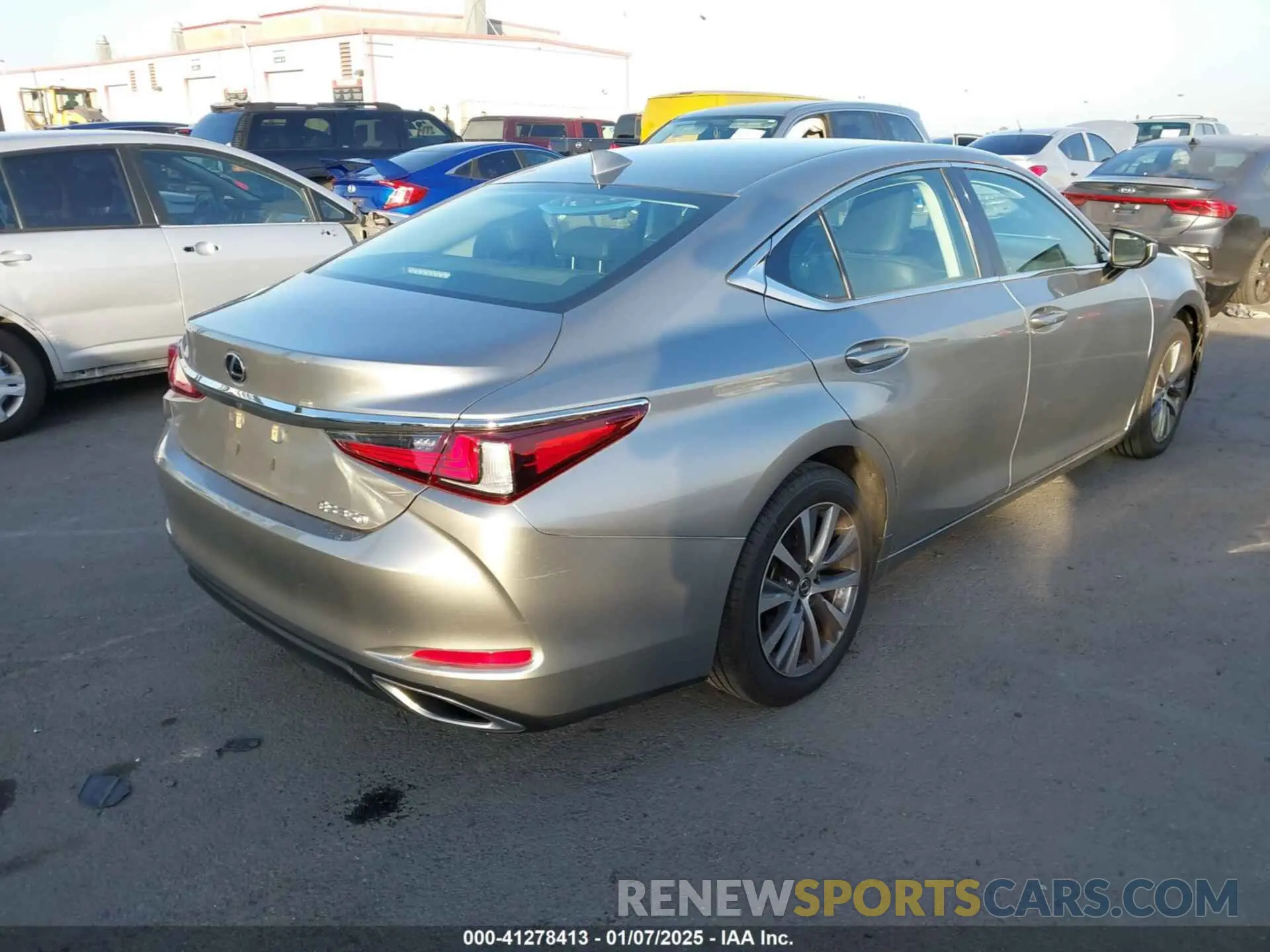 4 fotografías del automóvil dañado 58ABZ1B18KU036772 LEXUS ES 350 2019
