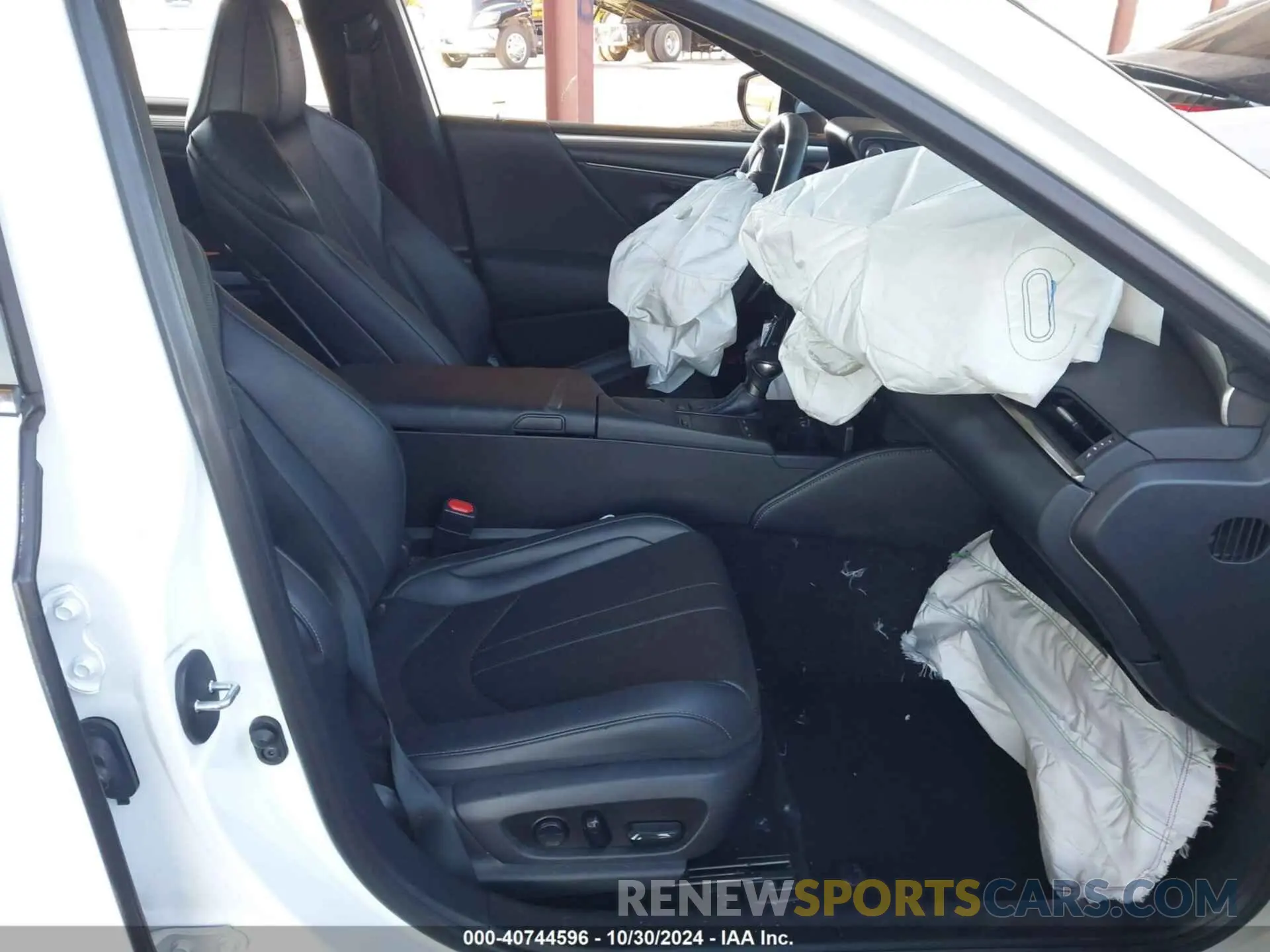 5 fotografías del automóvil dañado 58ABZ1B18KU048985 LEXUS ES 350 2019
