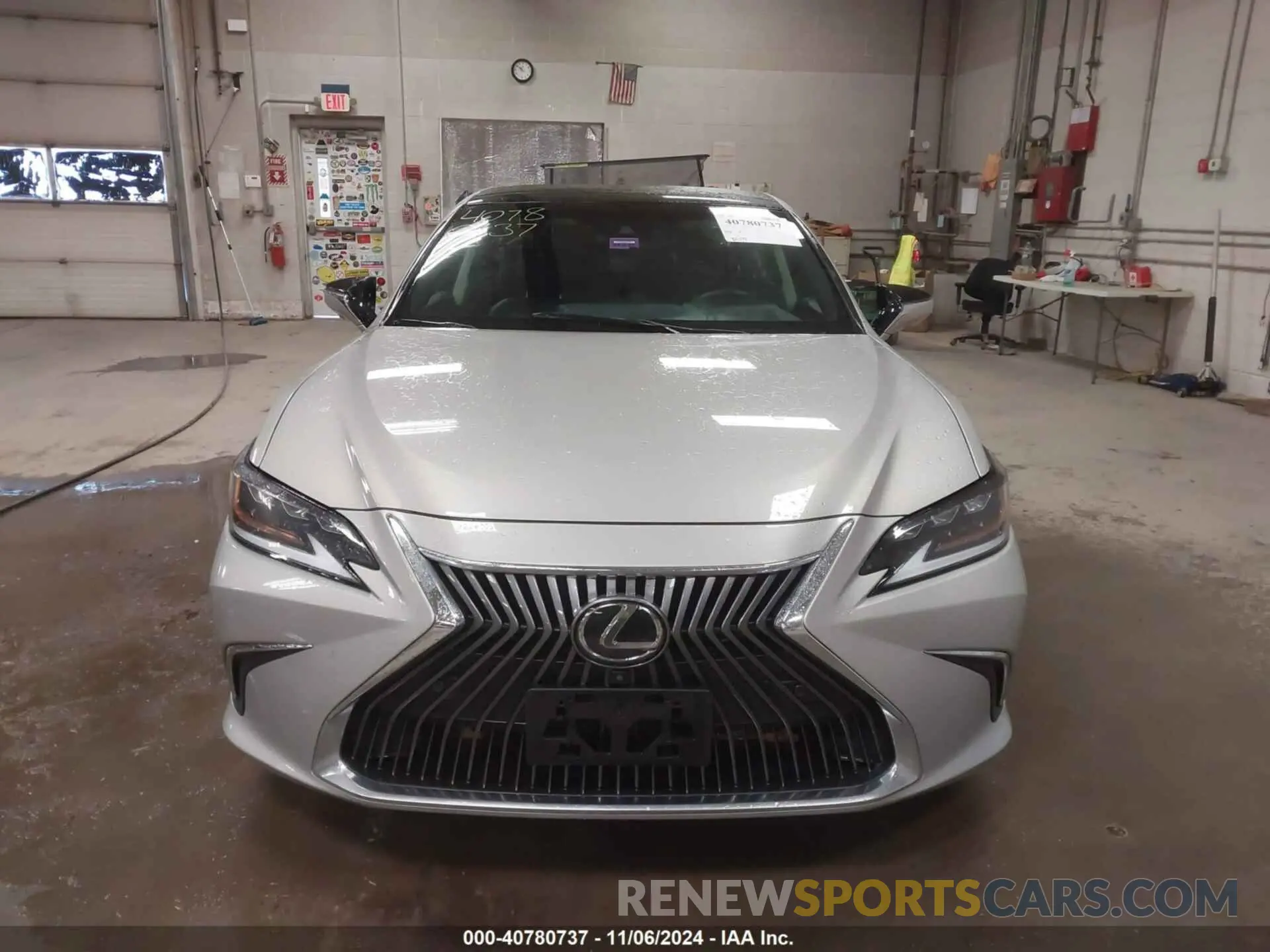 12 fotografías del automóvil dañado 58ABZ1B19KU006308 LEXUS ES 350 2019