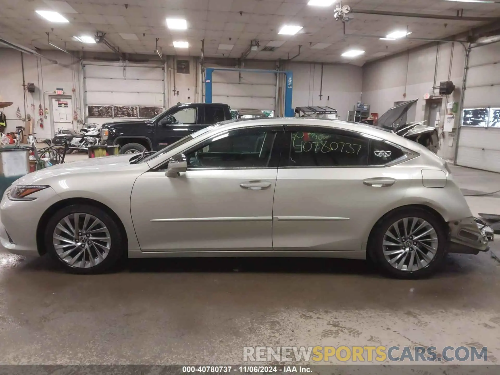 14 fotografías del automóvil dañado 58ABZ1B19KU006308 LEXUS ES 350 2019