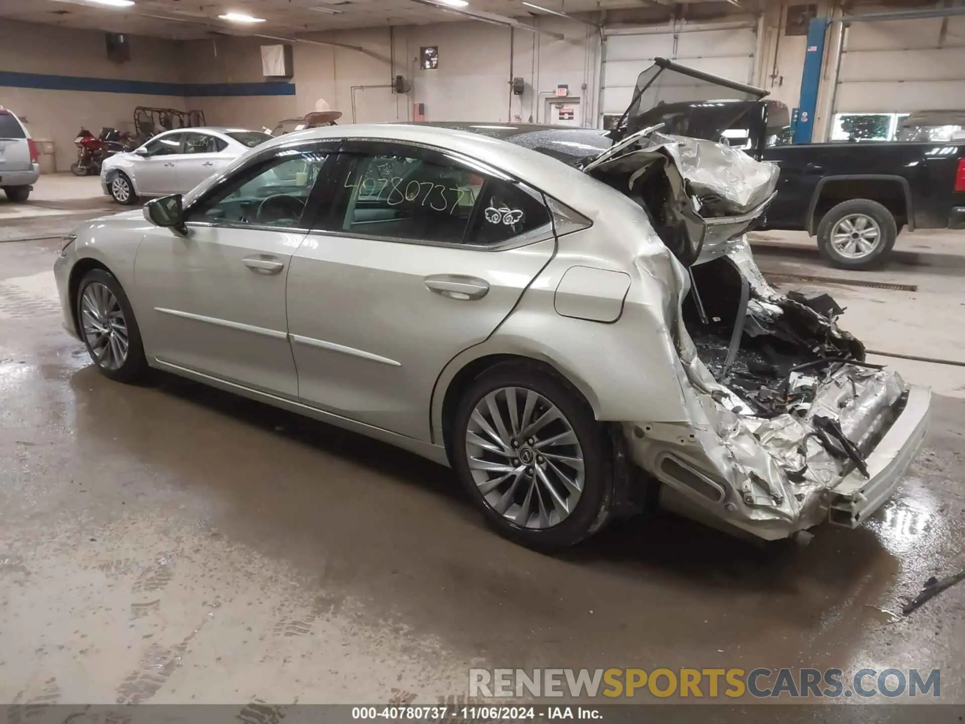 3 fotografías del automóvil dañado 58ABZ1B19KU006308 LEXUS ES 350 2019