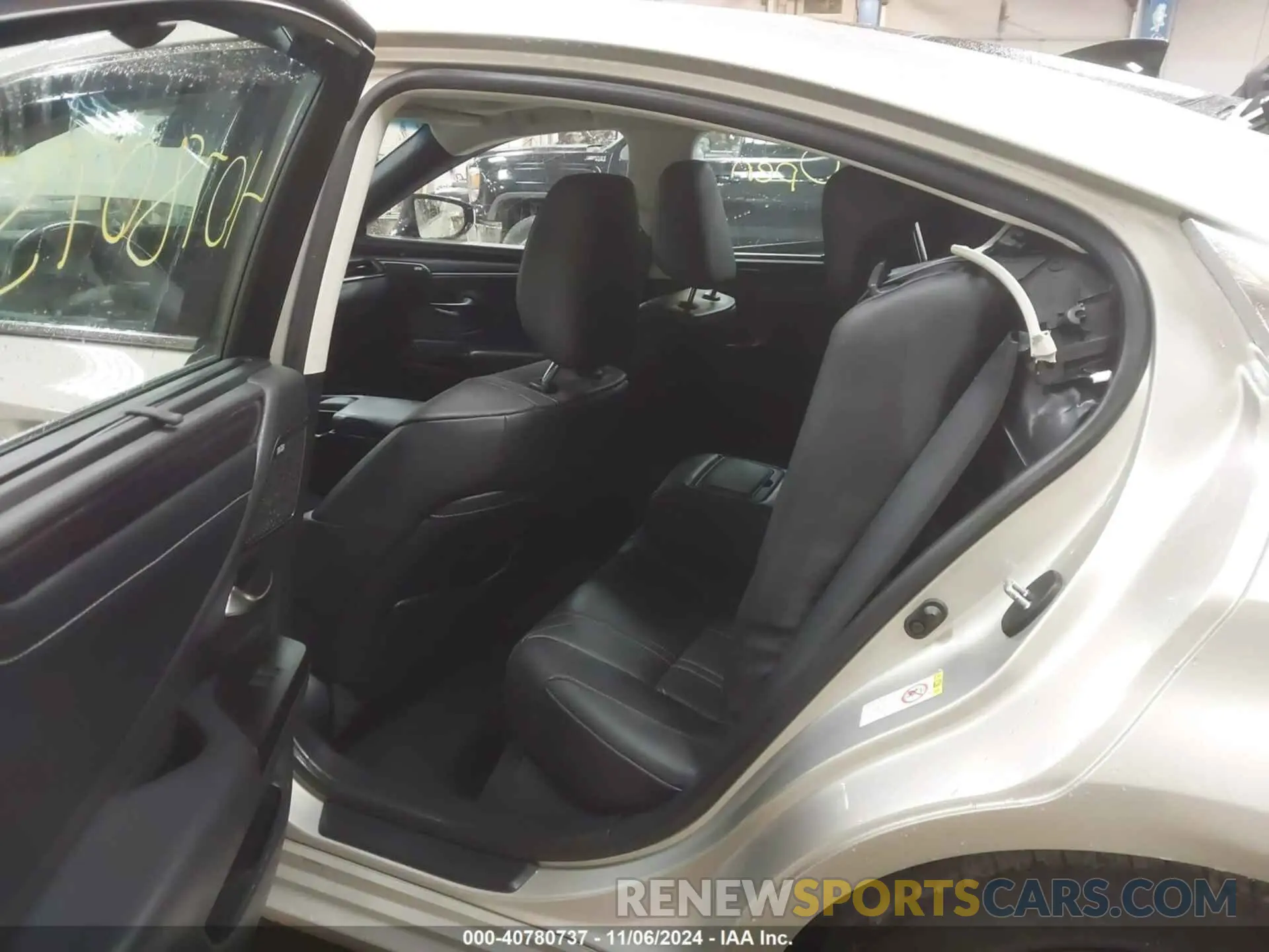 8 fotografías del automóvil dañado 58ABZ1B19KU006308 LEXUS ES 350 2019