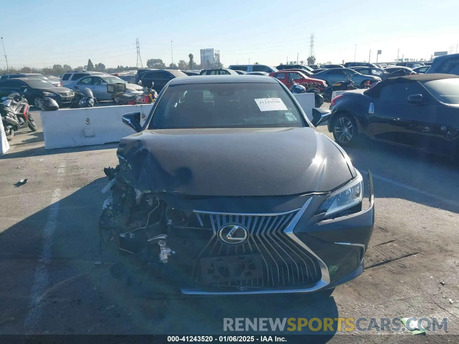 12 fotografías del automóvil dañado 58ABZ1B19KU015283 LEXUS ES 350 2019