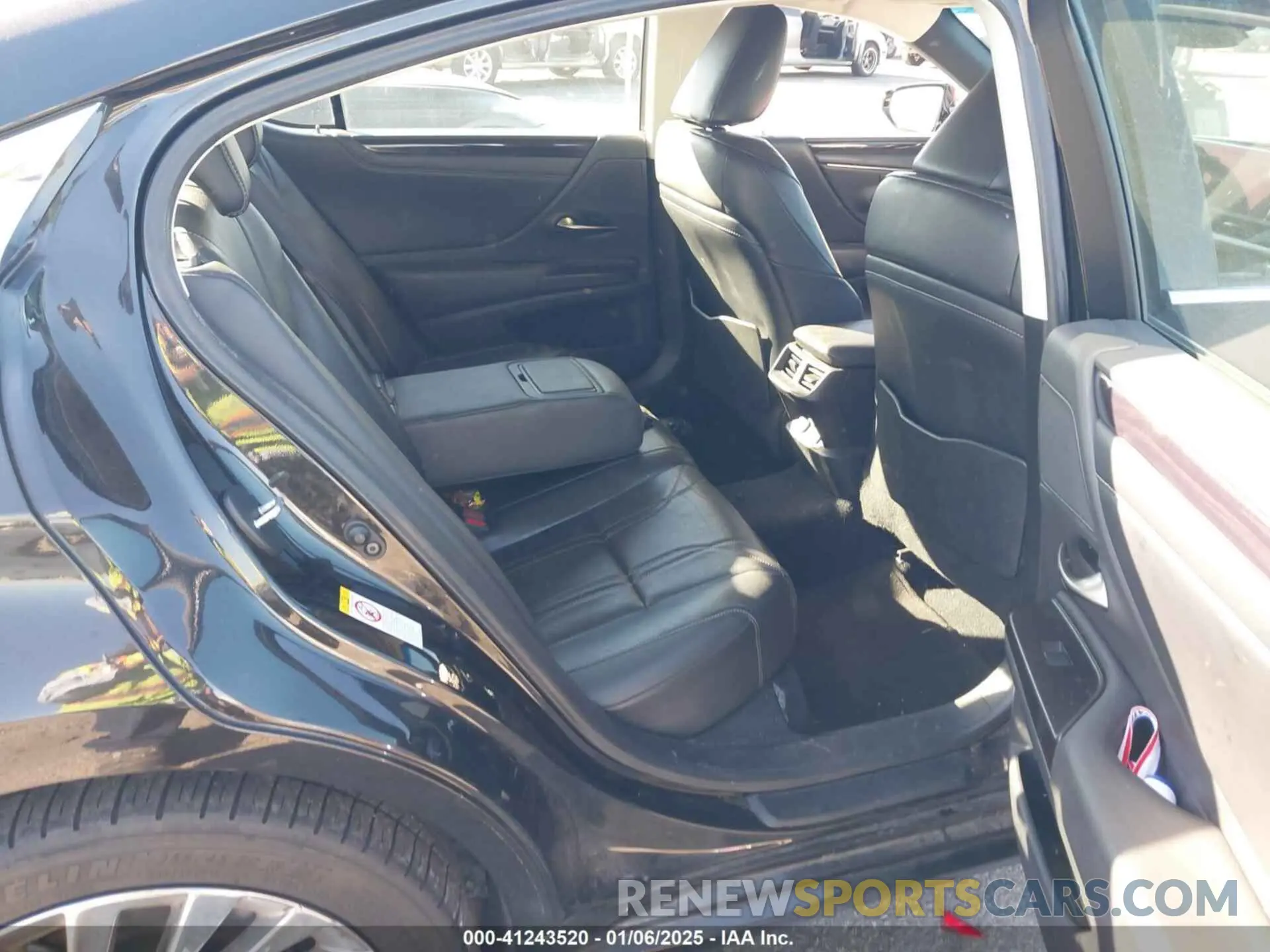 8 fotografías del automóvil dañado 58ABZ1B19KU015283 LEXUS ES 350 2019