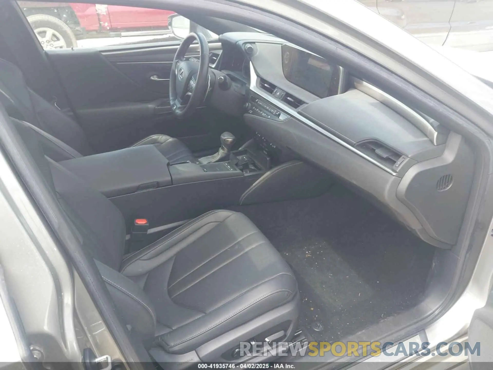 5 fotografías del automóvil dañado 58ABZ1B19KU023027 LEXUS ES 350 2019