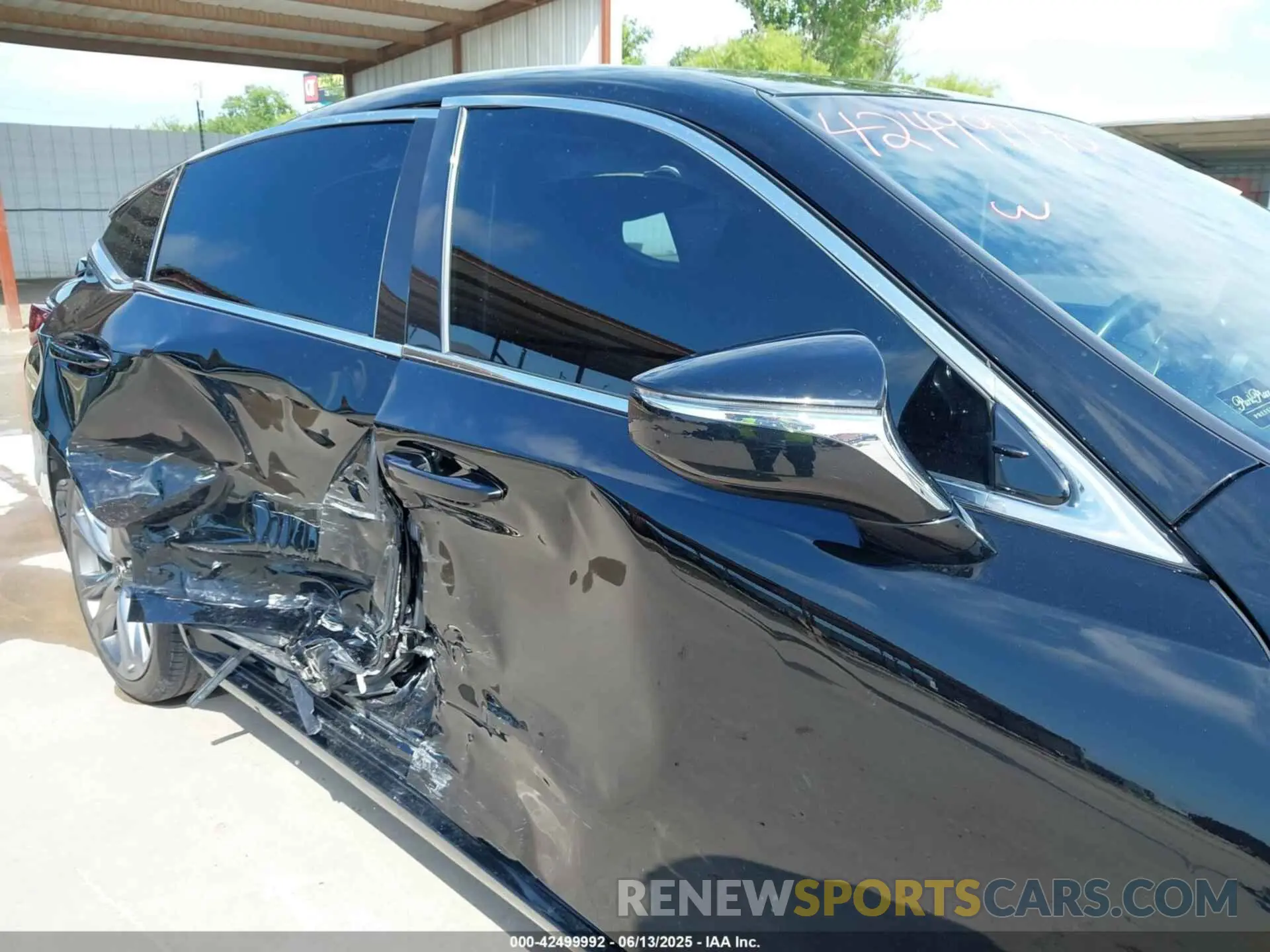 18 fotografías del automóvil dañado 58ABZ1B1XKU003434 LEXUS ES 350 2019
