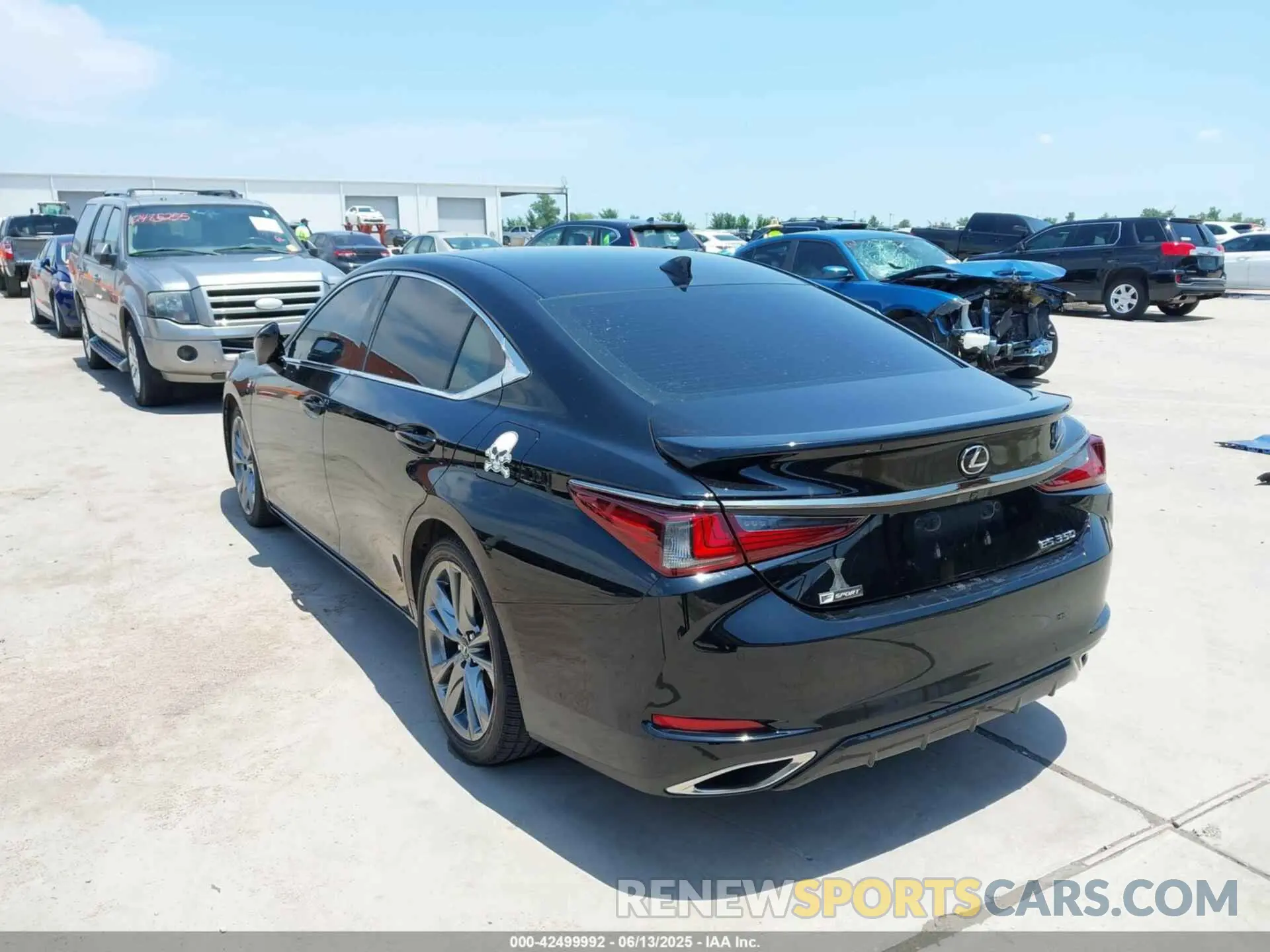 3 fotografías del automóvil dañado 58ABZ1B1XKU003434 LEXUS ES 350 2019