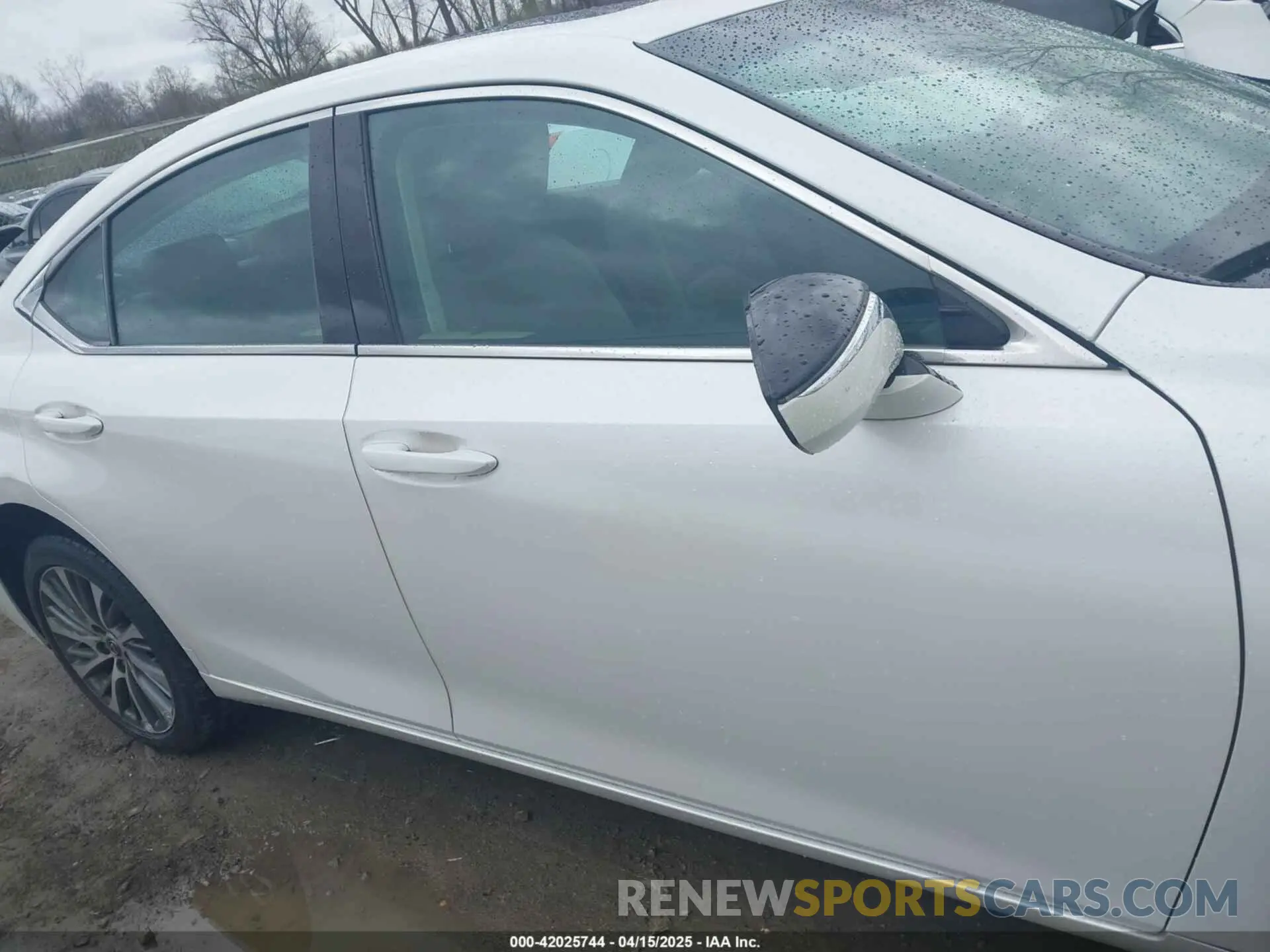 13 fotografías del automóvil dañado 58ABZ1B1XKU010853 LEXUS ES 350 2019
