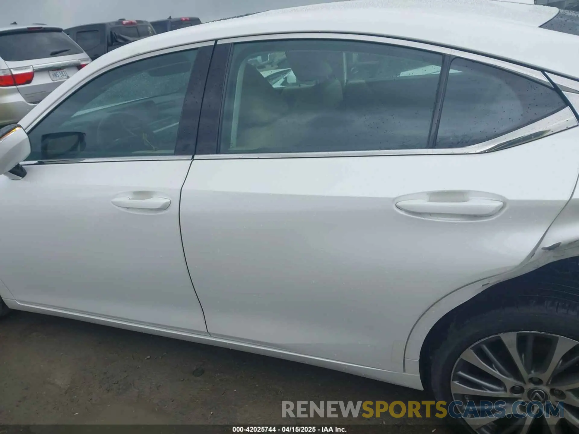 14 fotografías del automóvil dañado 58ABZ1B1XKU010853 LEXUS ES 350 2019