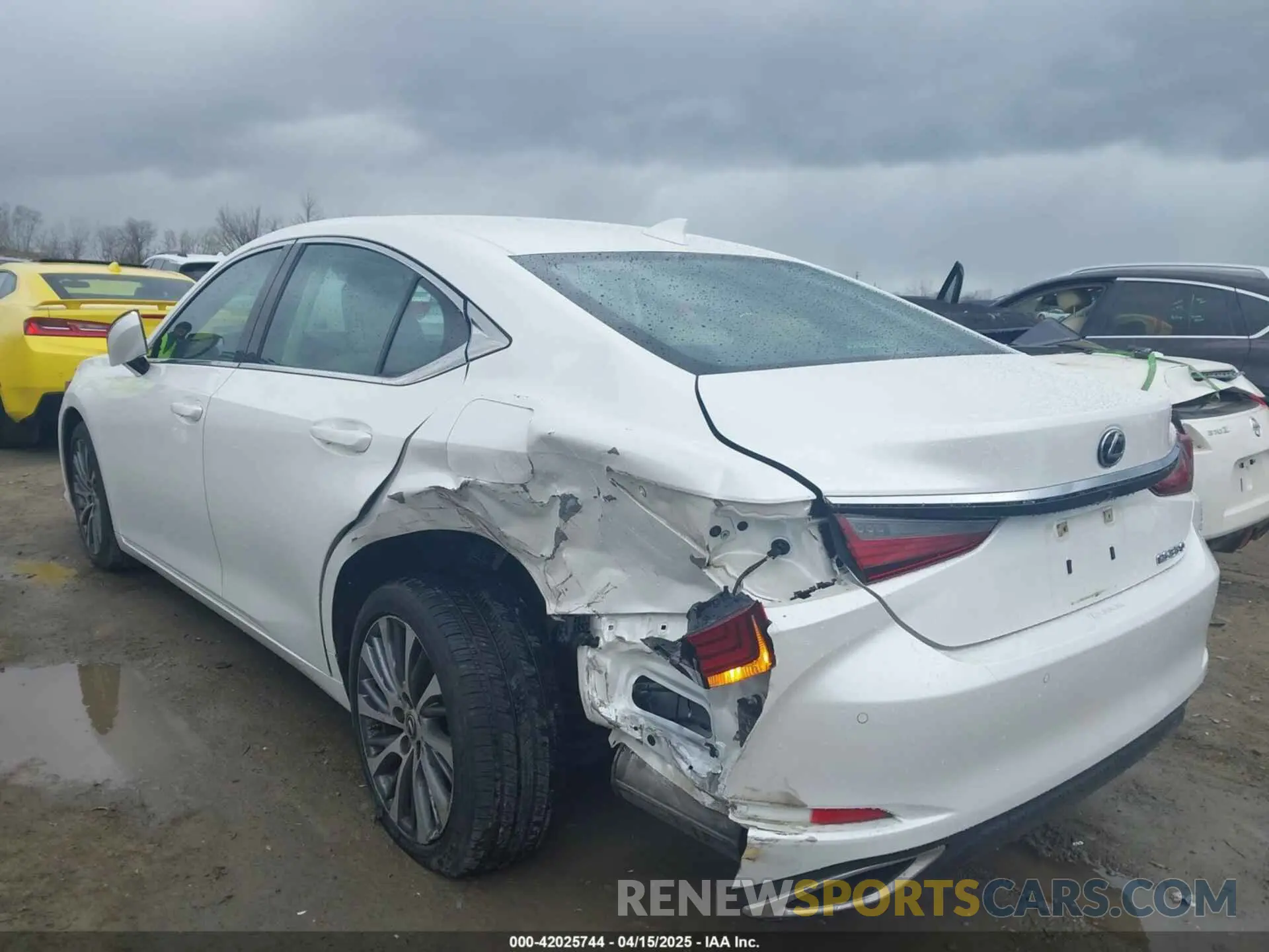 3 fotografías del automóvil dañado 58ABZ1B1XKU010853 LEXUS ES 350 2019