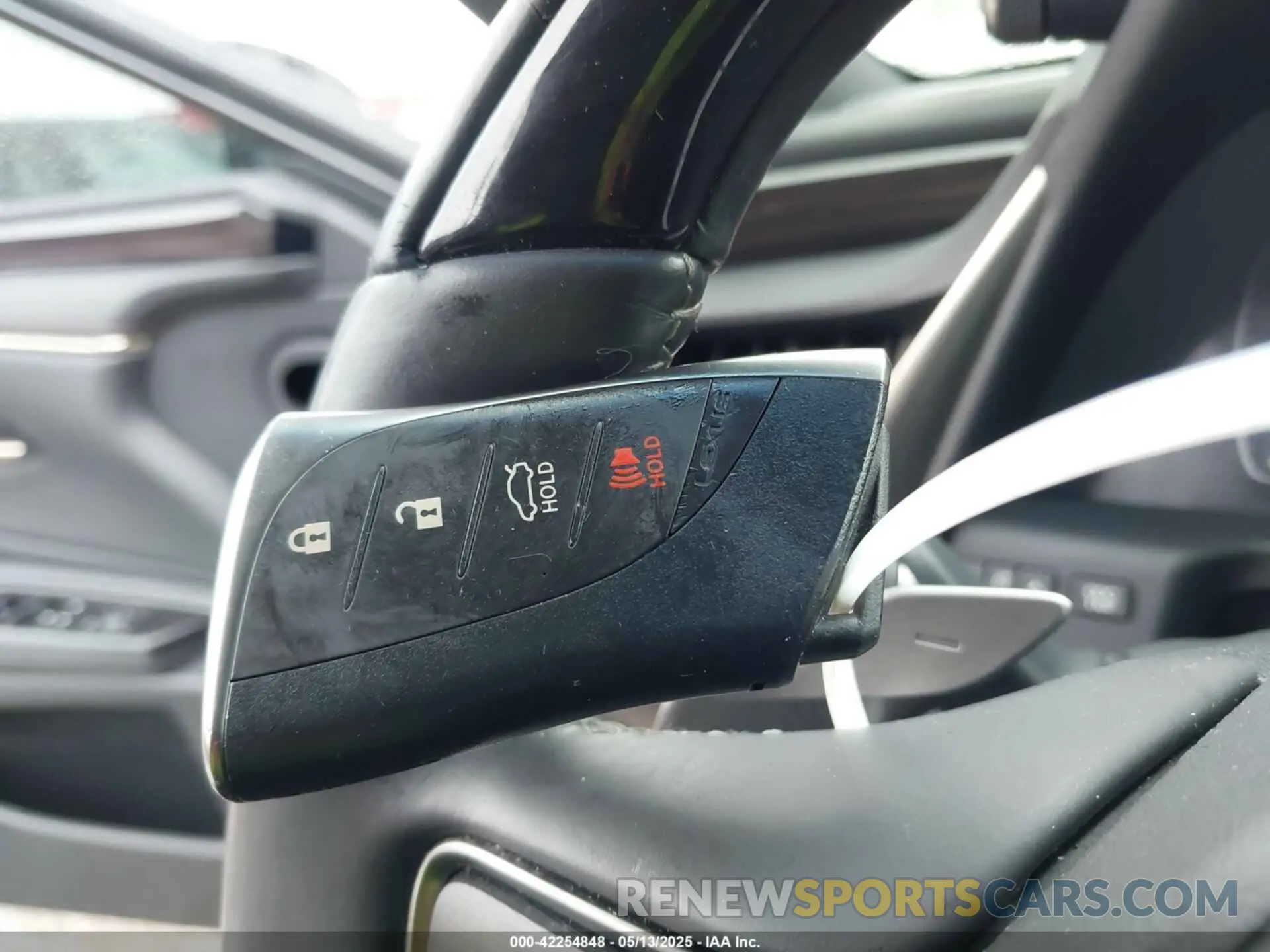 11 fotografías del automóvil dañado 58ABZ1B1XKU036403 LEXUS ES 350 2019