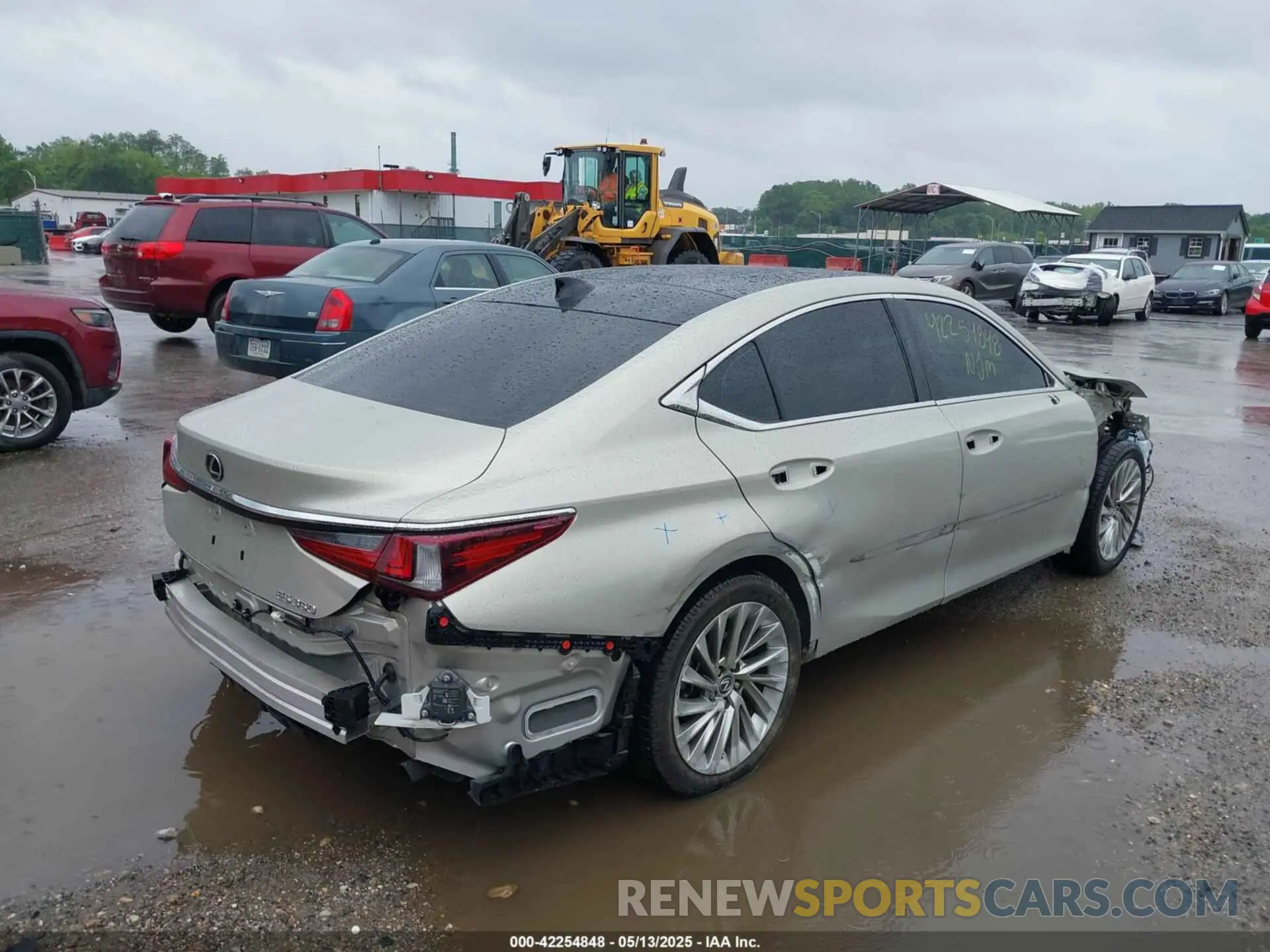4 fotografías del automóvil dañado 58ABZ1B1XKU036403 LEXUS ES 350 2019
