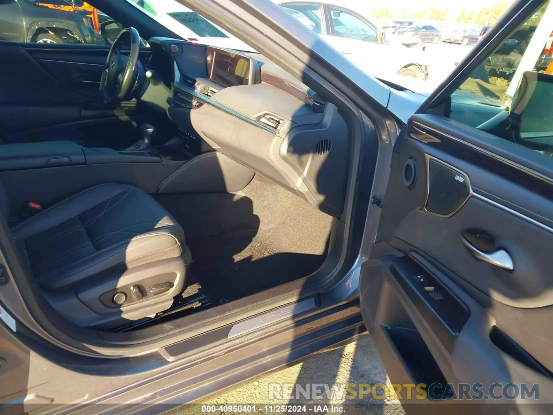 5 fotografías del automóvil dañado 58ABZ1B1XKU045098 LEXUS ES 350 2019