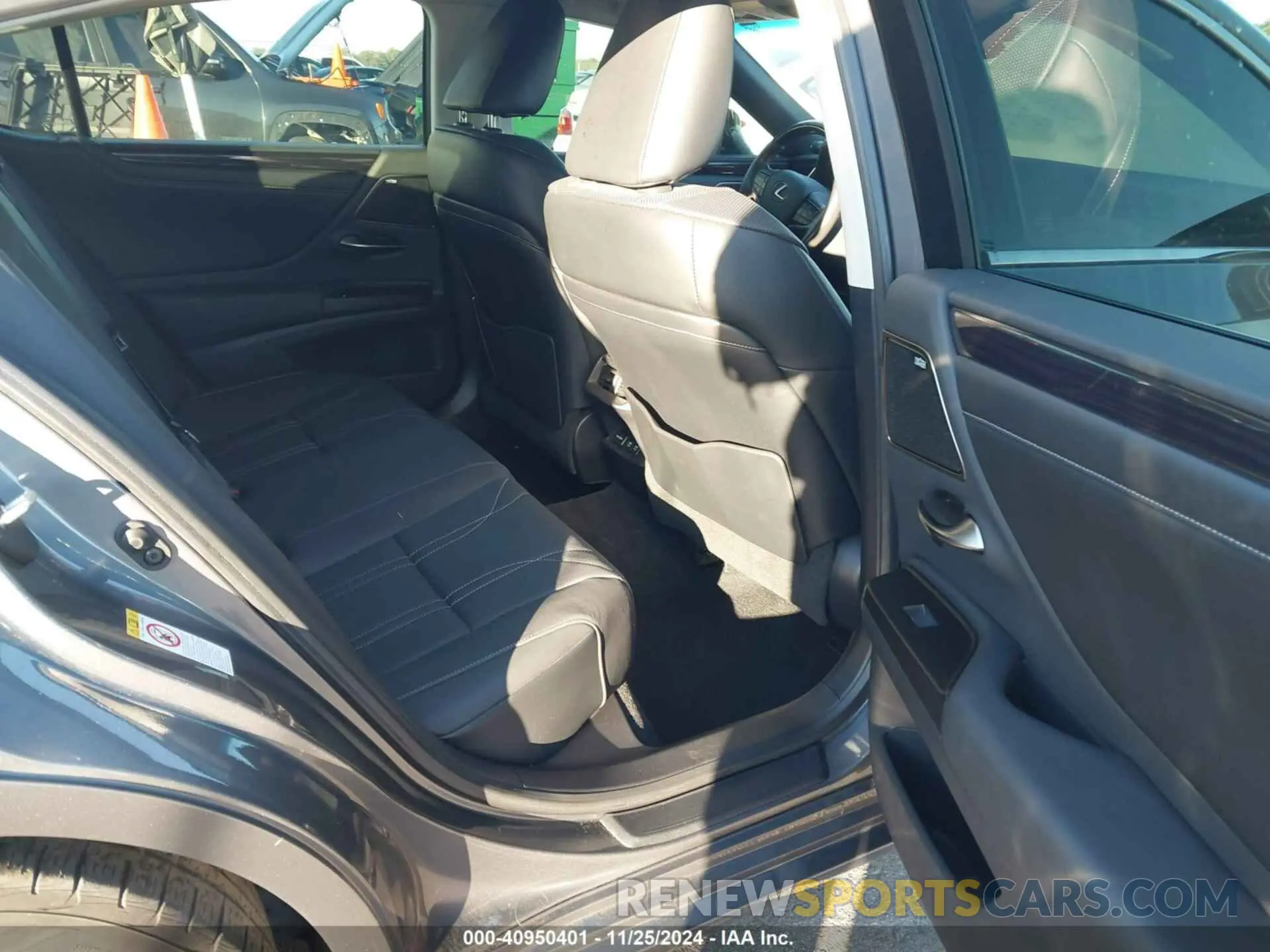 8 fotografías del automóvil dañado 58ABZ1B1XKU045098 LEXUS ES 350 2019