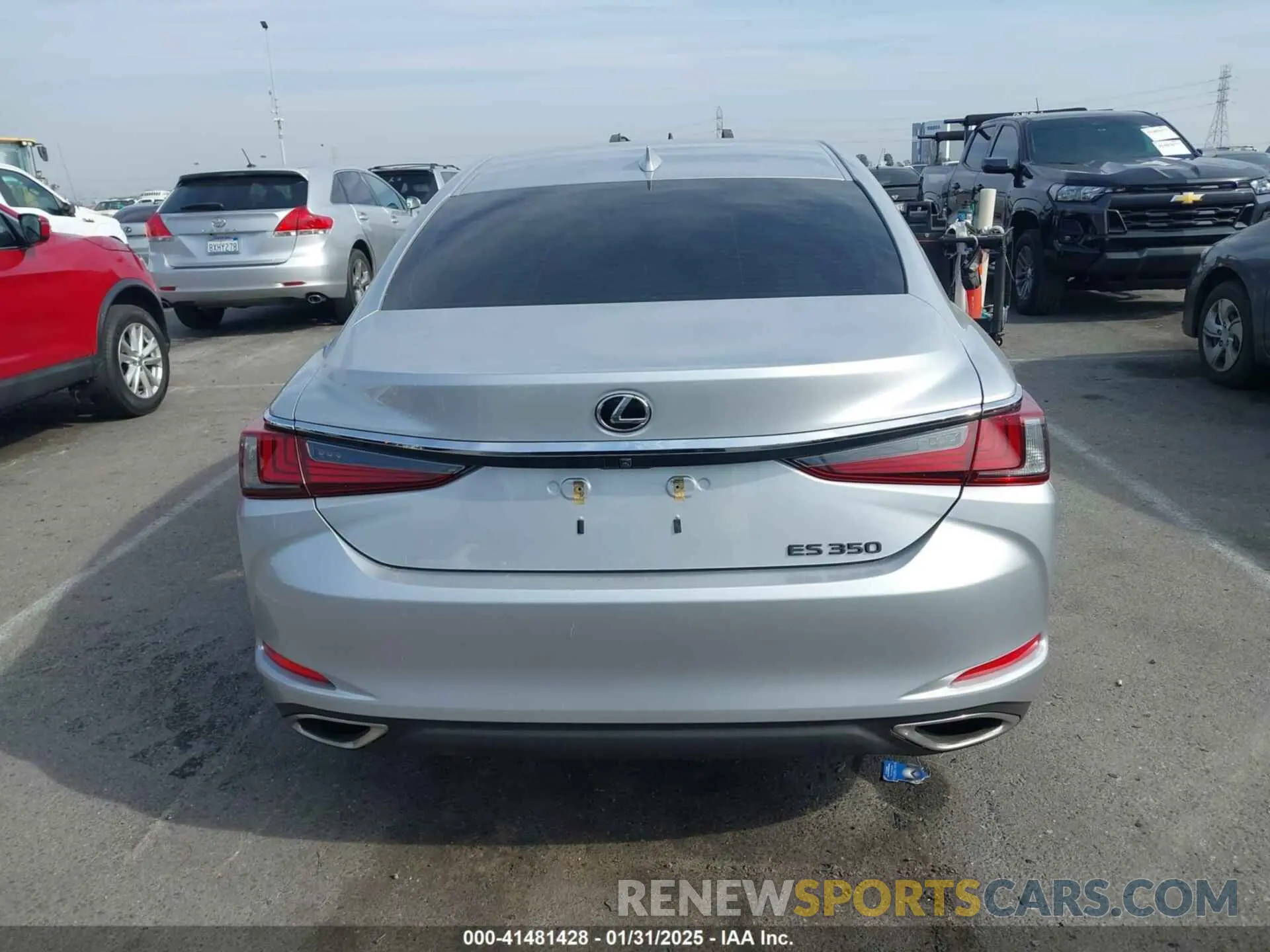 17 fotografías del automóvil dañado JTHBZ1B17K2003090 LEXUS ES 350 2019