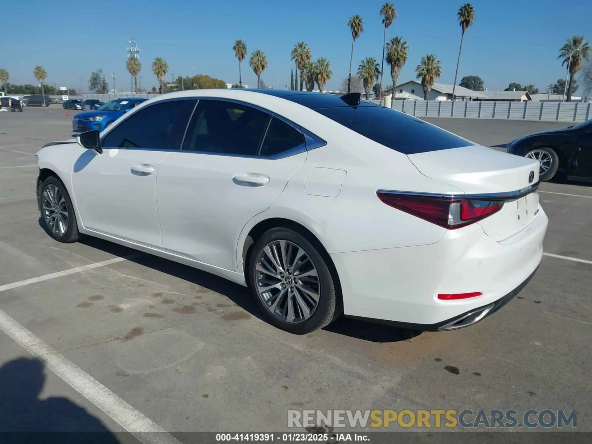 3 fotografías del automóvil dañado JTHBZ1B1XK2004640 LEXUS ES 350 2019