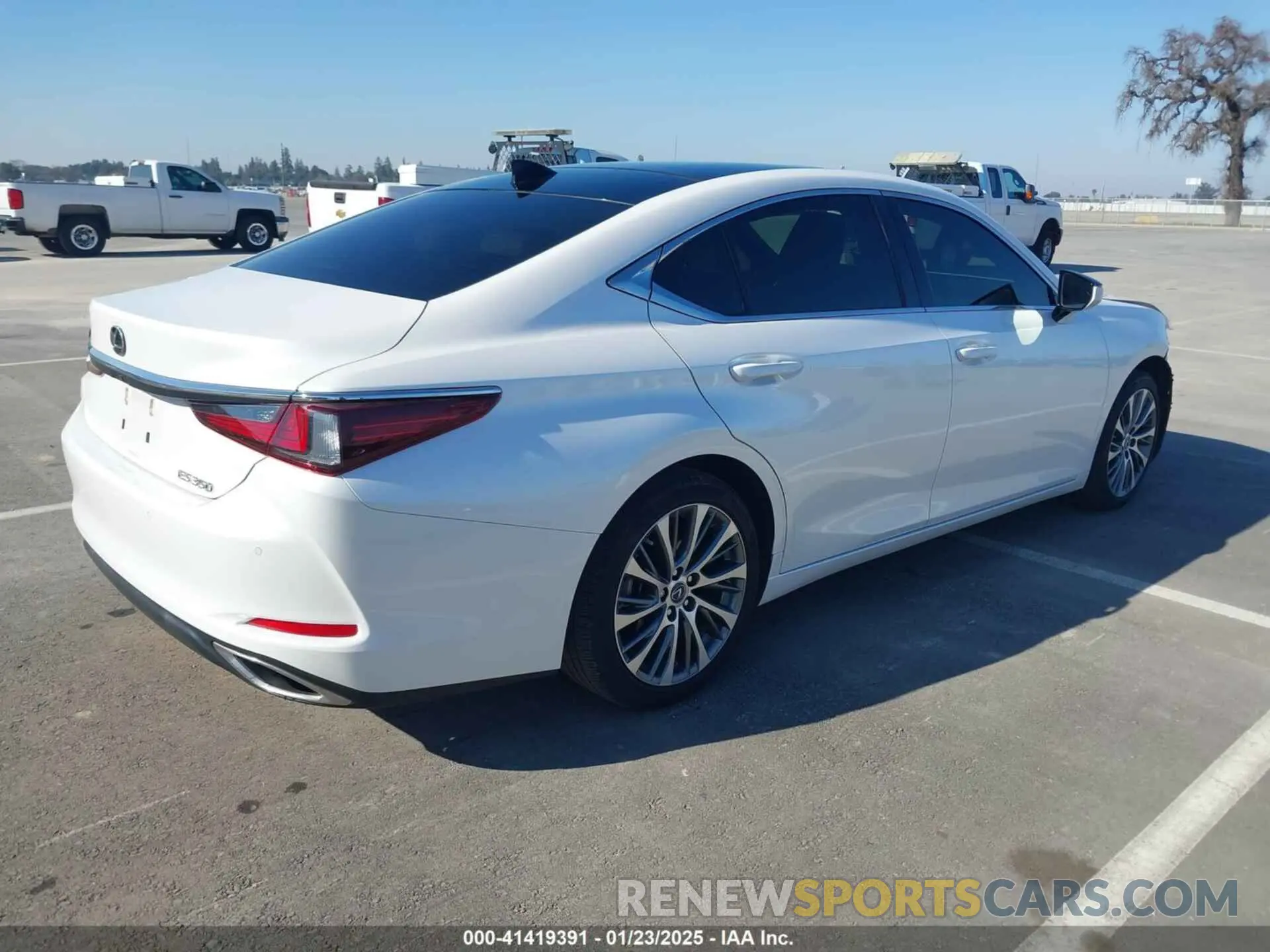 4 fotografías del automóvil dañado JTHBZ1B1XK2004640 LEXUS ES 350 2019