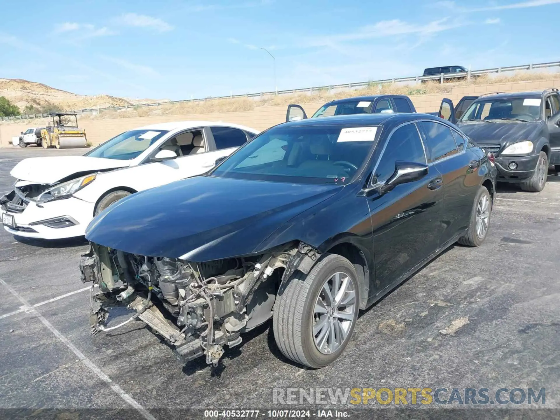 2 fotografías del automóvil dañado 58ACZ1B18LU062701 LEXUS ES 350 2020