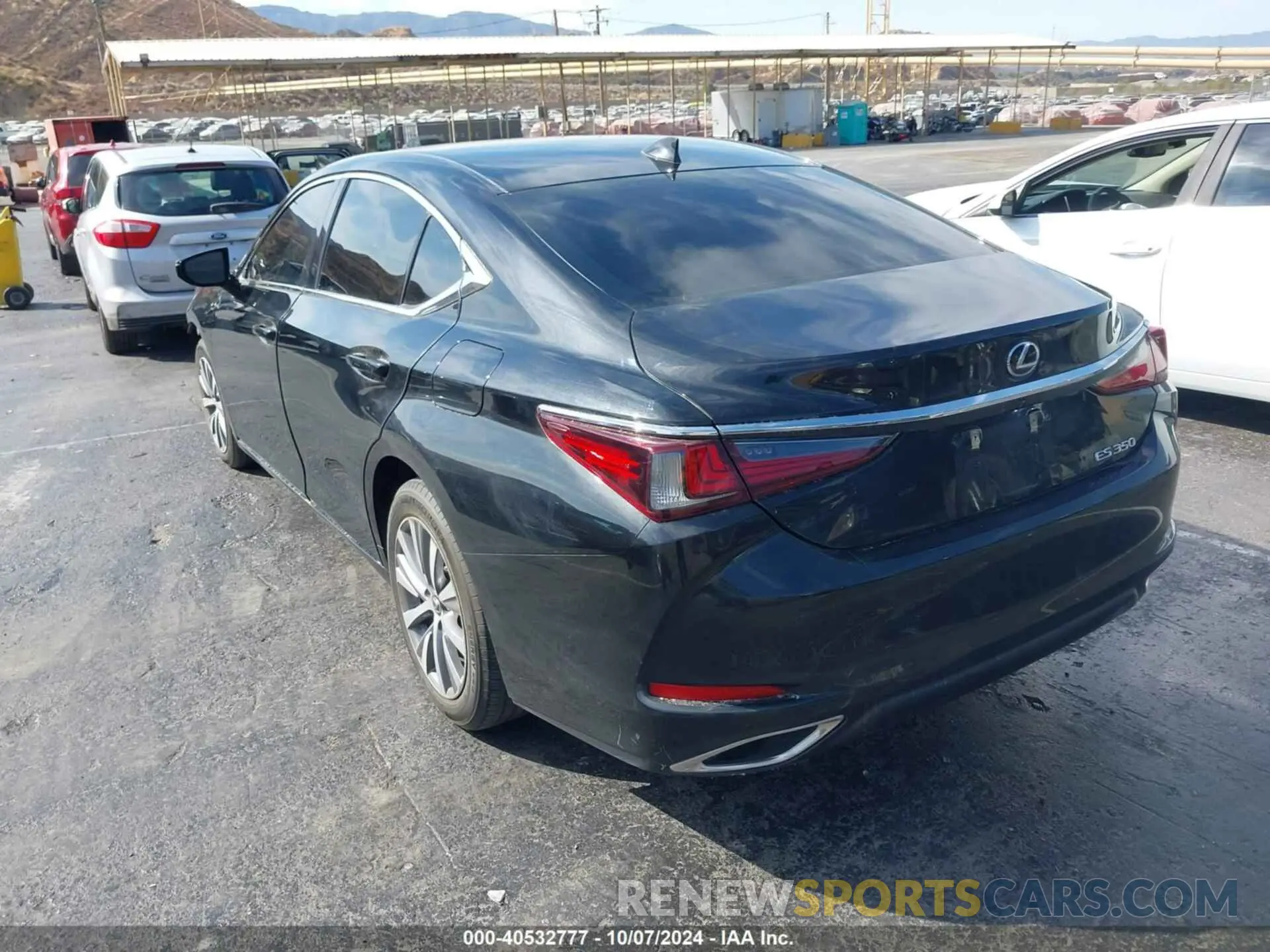 3 fotografías del automóvil dañado 58ACZ1B18LU062701 LEXUS ES 350 2020
