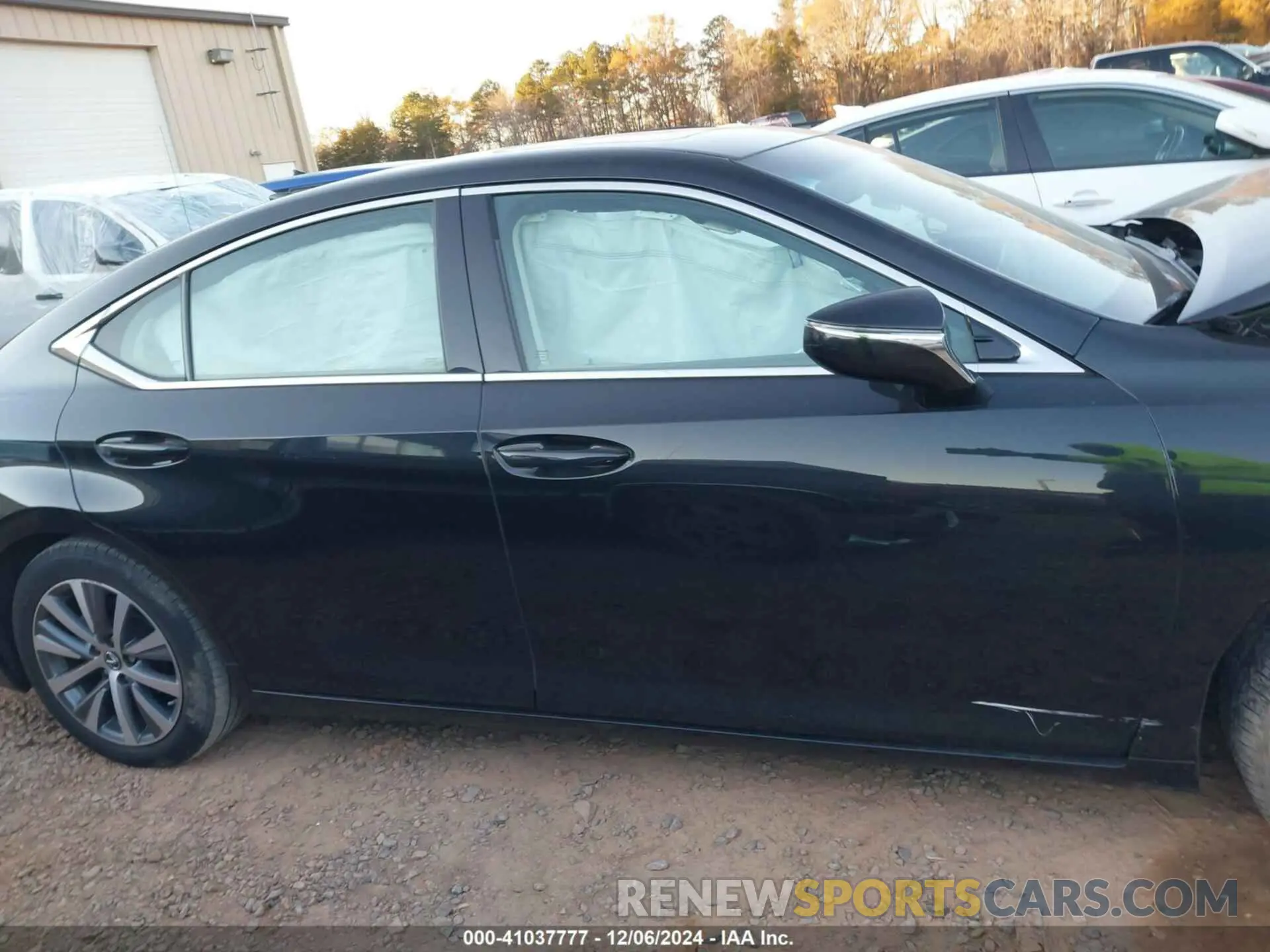 12 fotografías del automóvil dañado 58ADZ1B10LU079352 LEXUS ES 350 2020