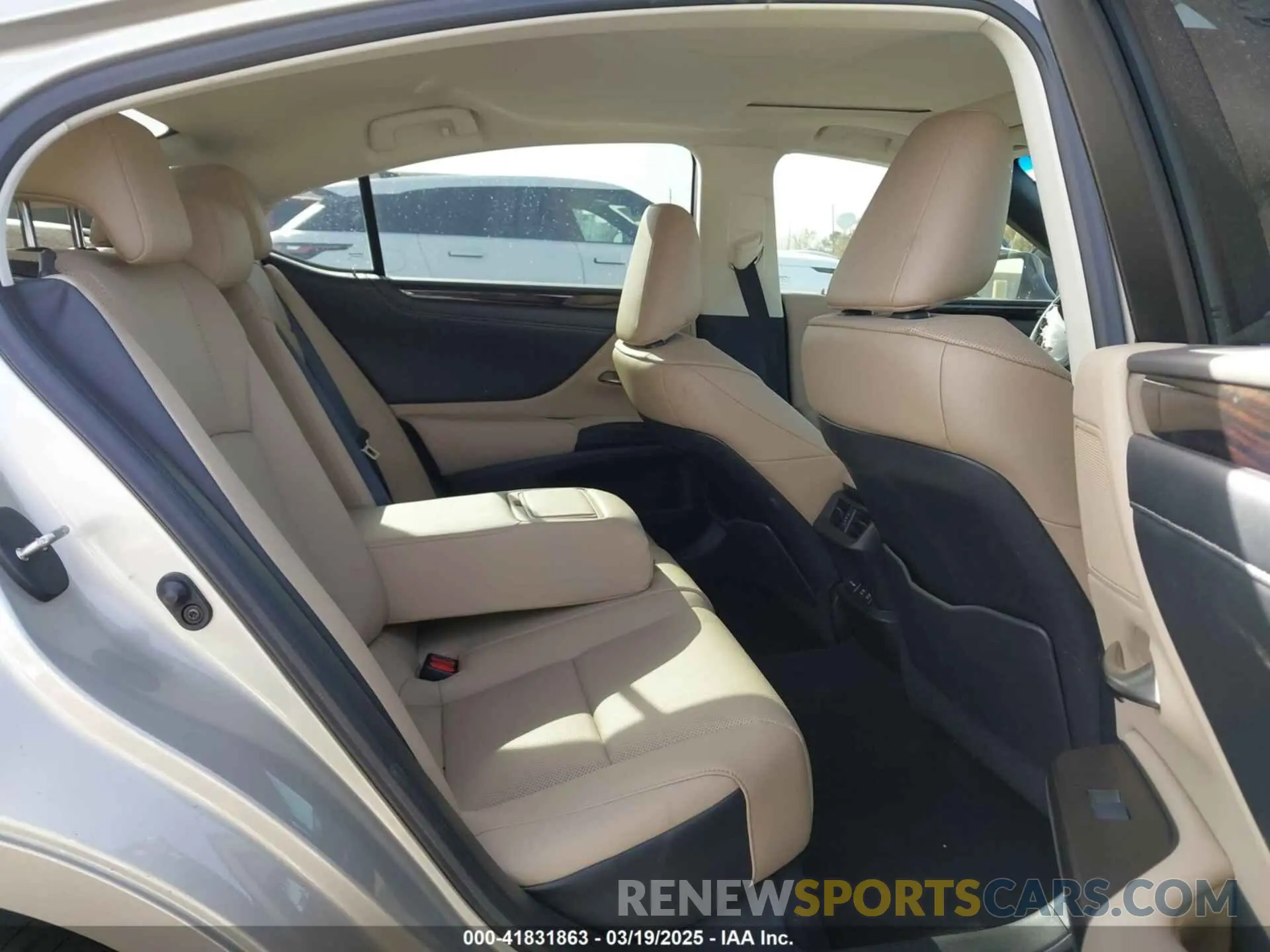 8 fotografías del automóvil dañado 58ADZ1B15LU078567 LEXUS ES 350 2020