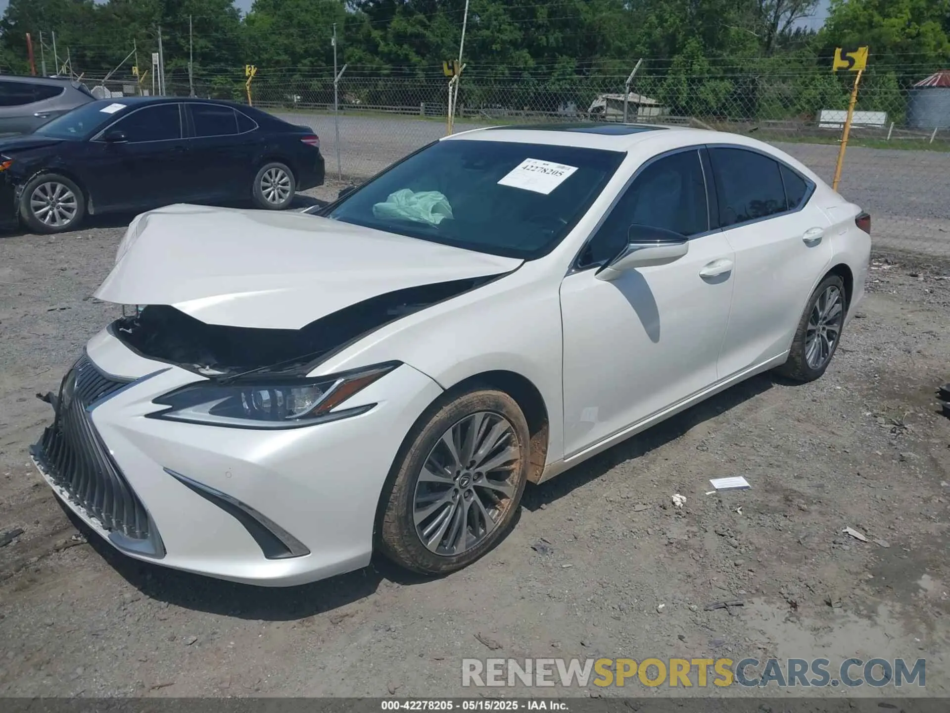 2 fotografías del automóvil dañado 58ADZ1B17LU074973 LEXUS ES 350 2020