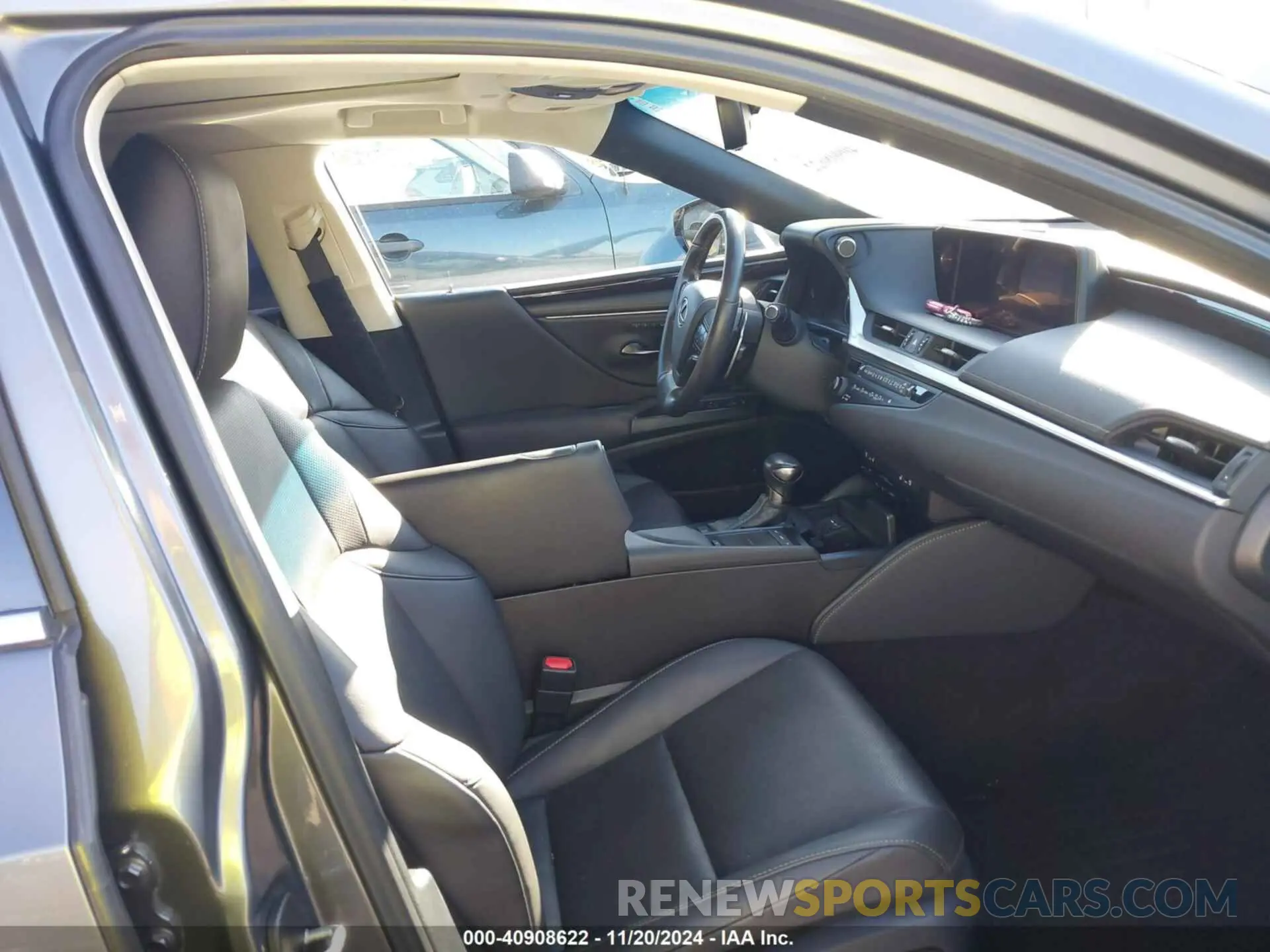 5 fotografías del automóvil dañado 58ADZ1B19LU055907 LEXUS ES 350 2020