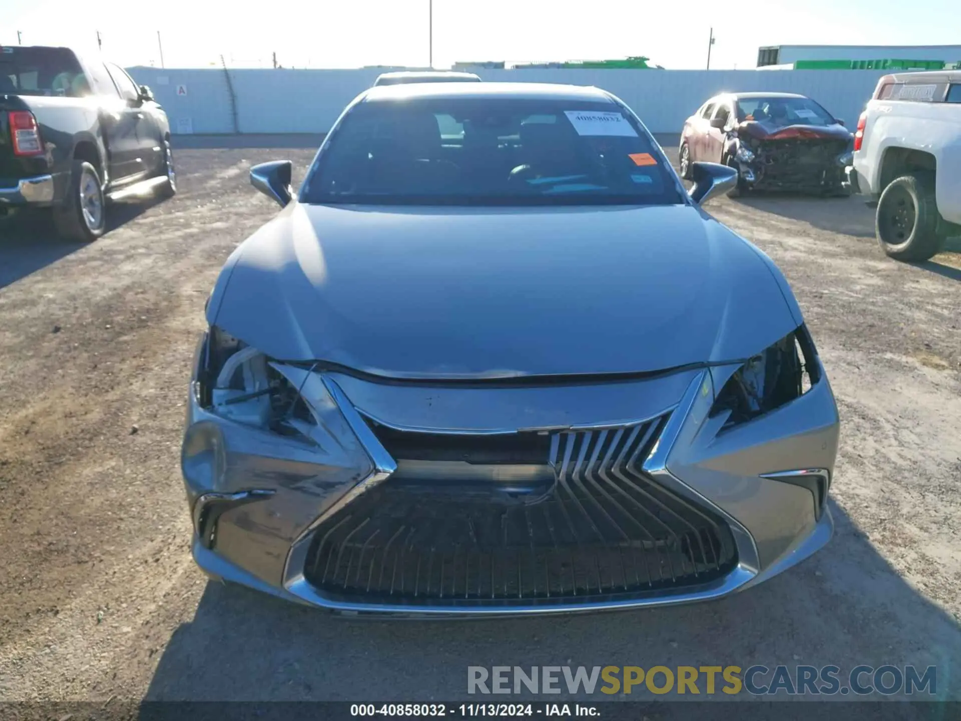 12 fotografías del automóvil dañado 58AEZ1B11LU080000 LEXUS ES 350 2020