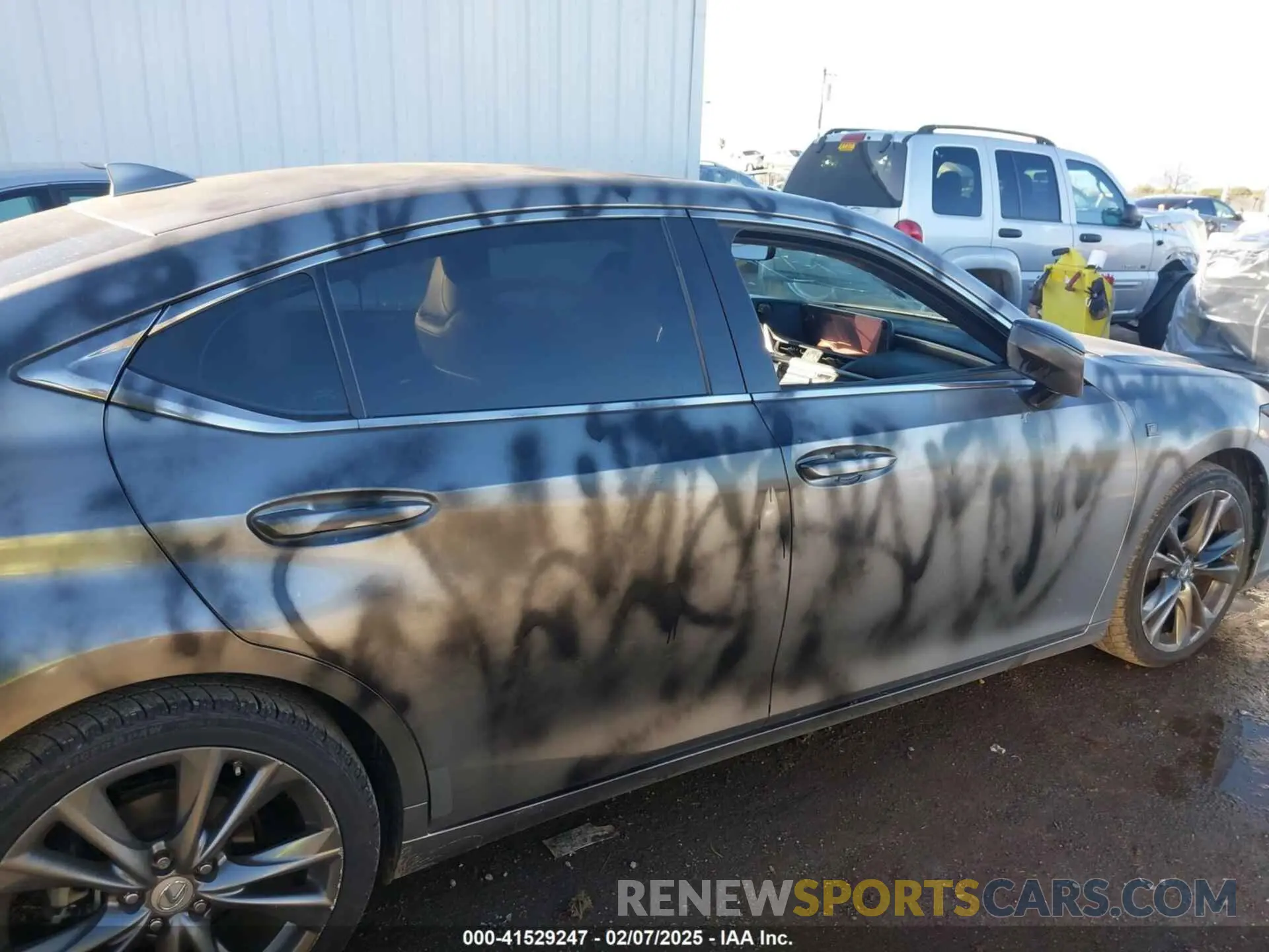 13 fotografías del automóvil dañado 58AGZ1B13LU080377 LEXUS ES 350 2020