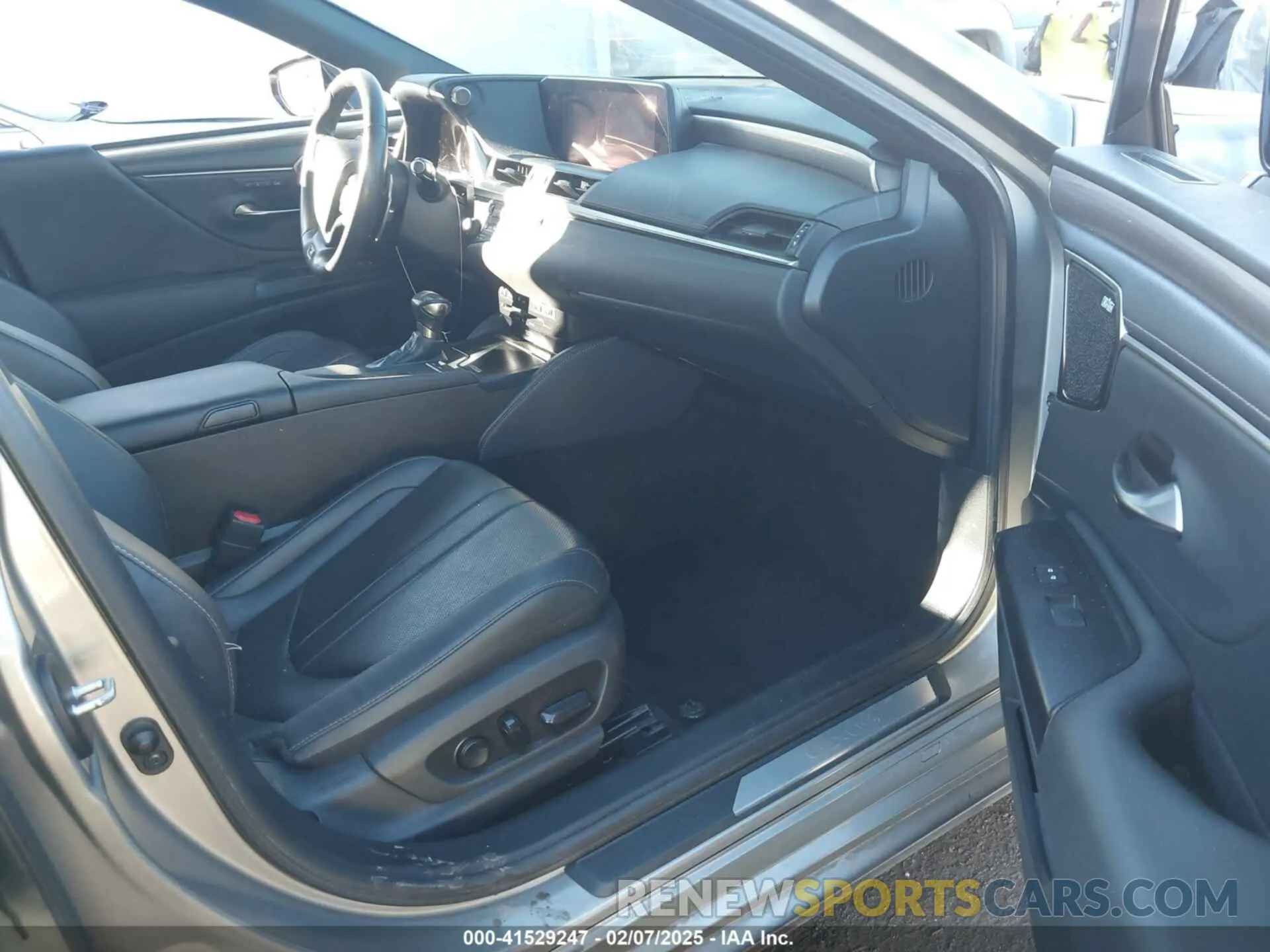 5 fotografías del automóvil dañado 58AGZ1B13LU080377 LEXUS ES 350 2020