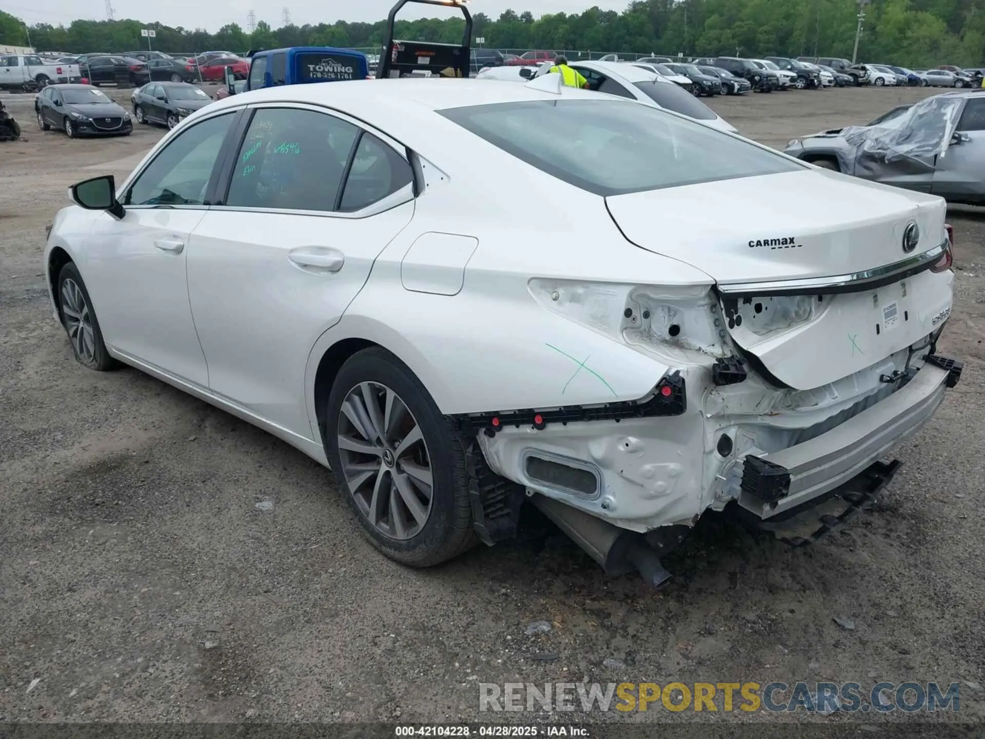 3 fotografías del automóvil dañado 58ACZ1B12MU103129 LEXUS ES 350 2021