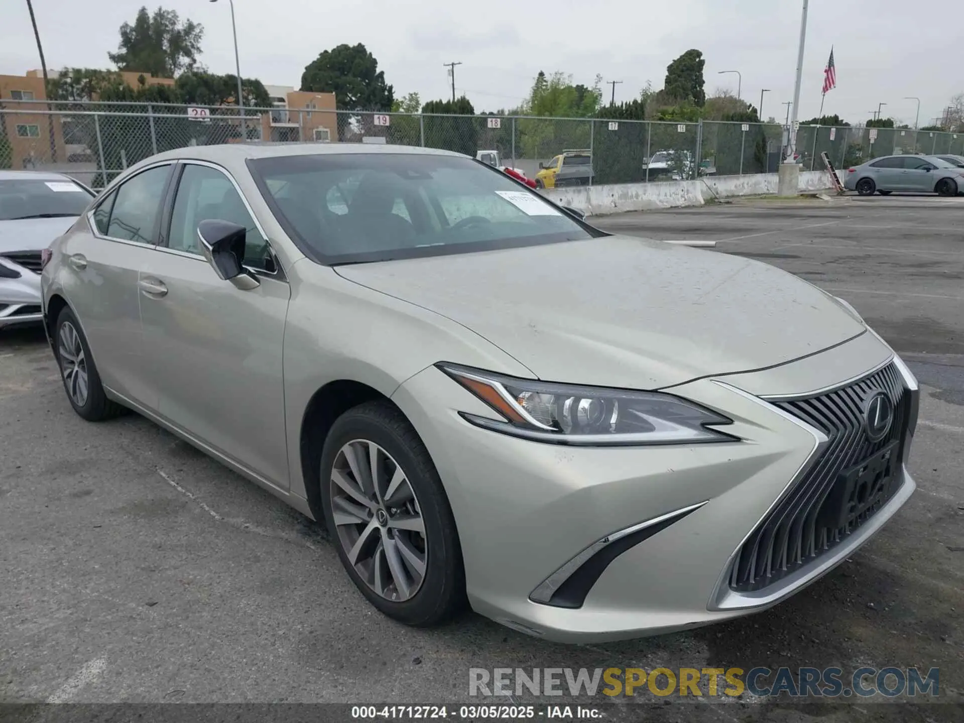 13 fotografías del automóvil dañado 58ACZ1B17MU107922 LEXUS ES 350 2021