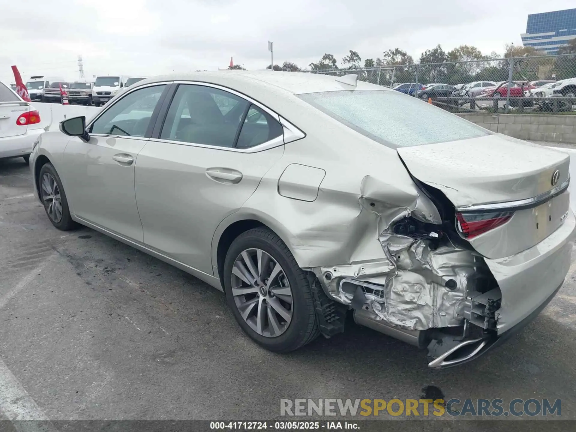 14 fotografías del automóvil dañado 58ACZ1B17MU107922 LEXUS ES 350 2021
