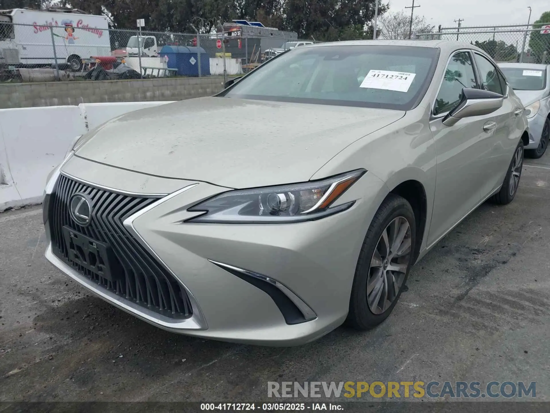 2 fotografías del automóvil dañado 58ACZ1B17MU107922 LEXUS ES 350 2021