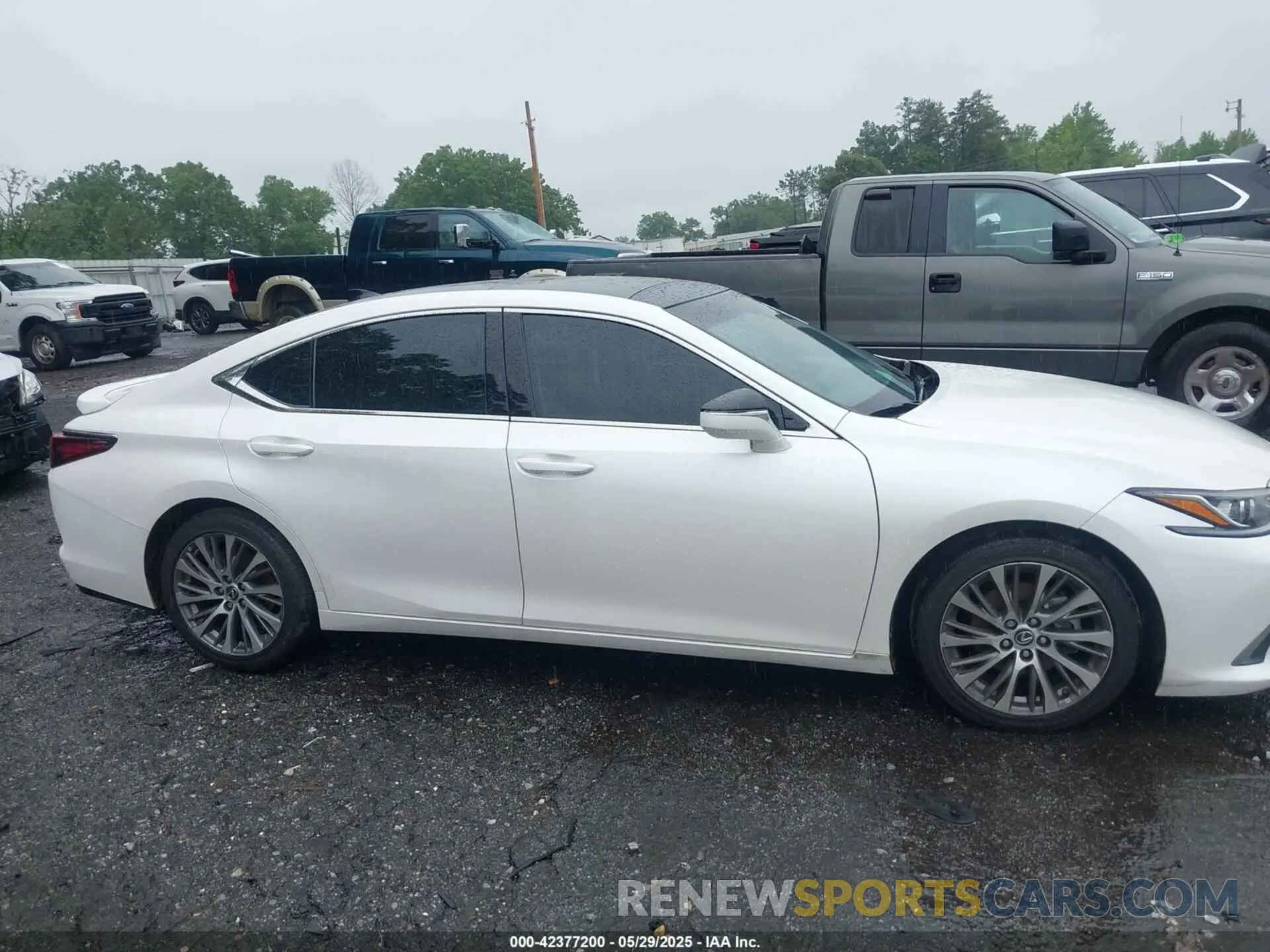 13 fotografías del automóvil dañado 58ADZ1B10MU101321 LEXUS ES 350 2021