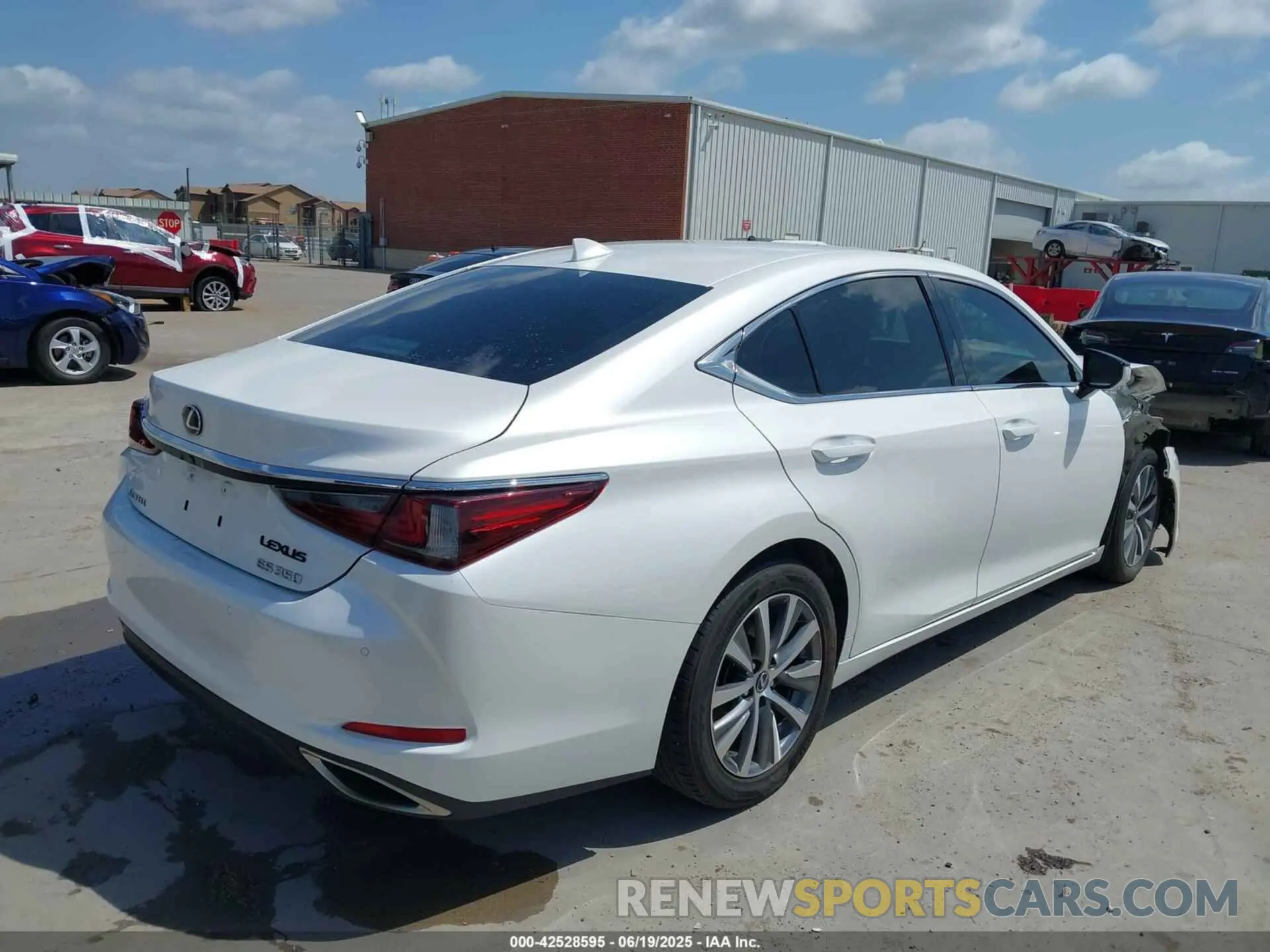 4 fotografías del automóvil dañado 58ADZ1B11MU084108 LEXUS ES 350 2021