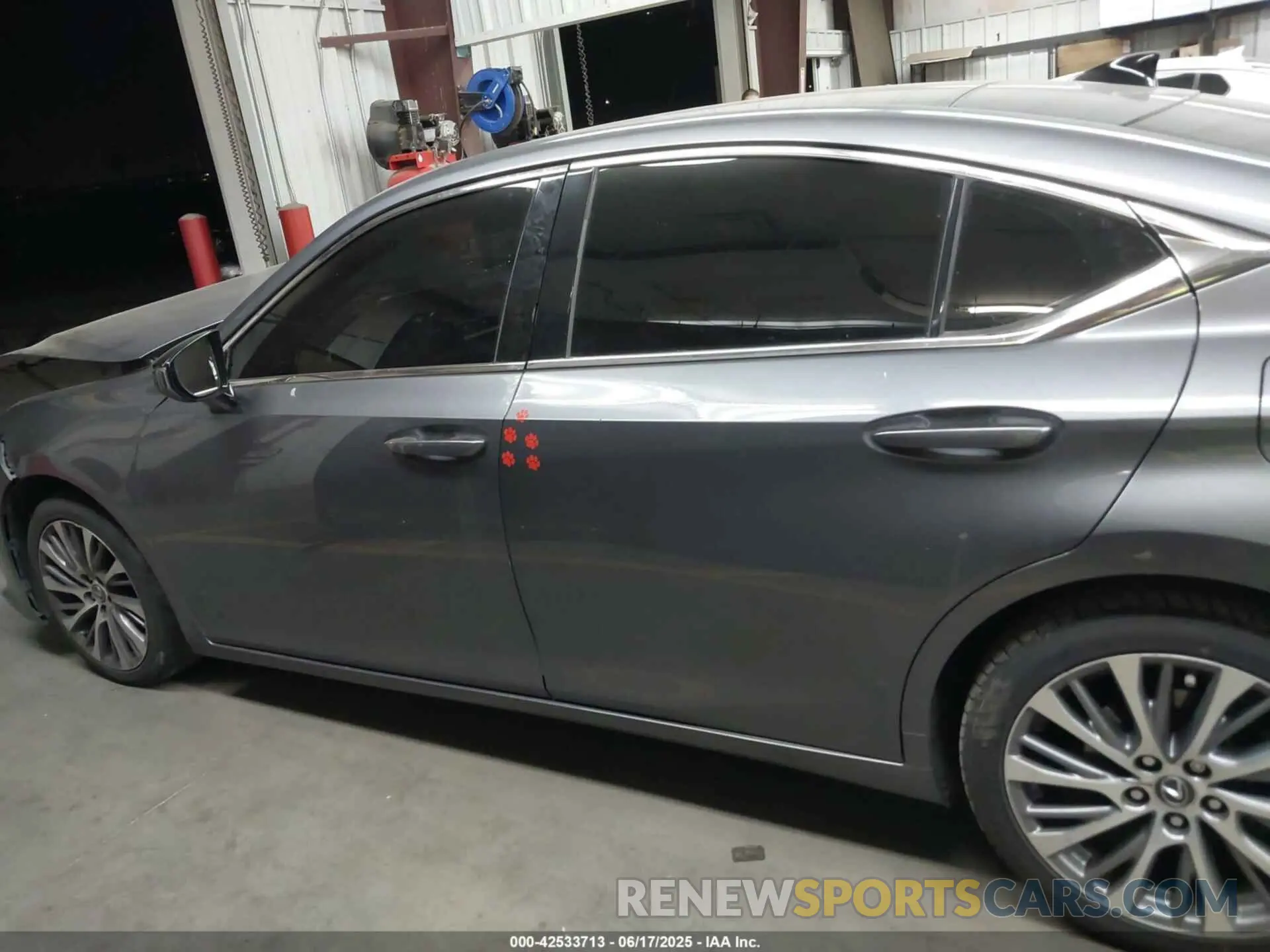 13 fotografías del automóvil dañado 58ADZ1B12MU100199 LEXUS ES 350 2021