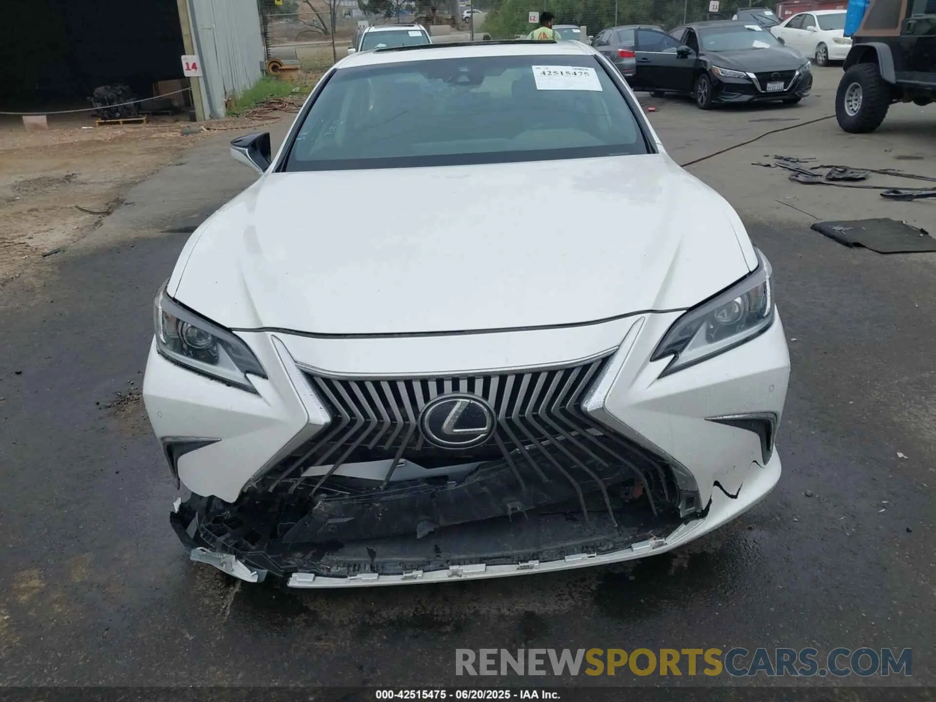 12 fotografías del automóvil dañado 58ADZ1B14MU086192 LEXUS ES 350 2021