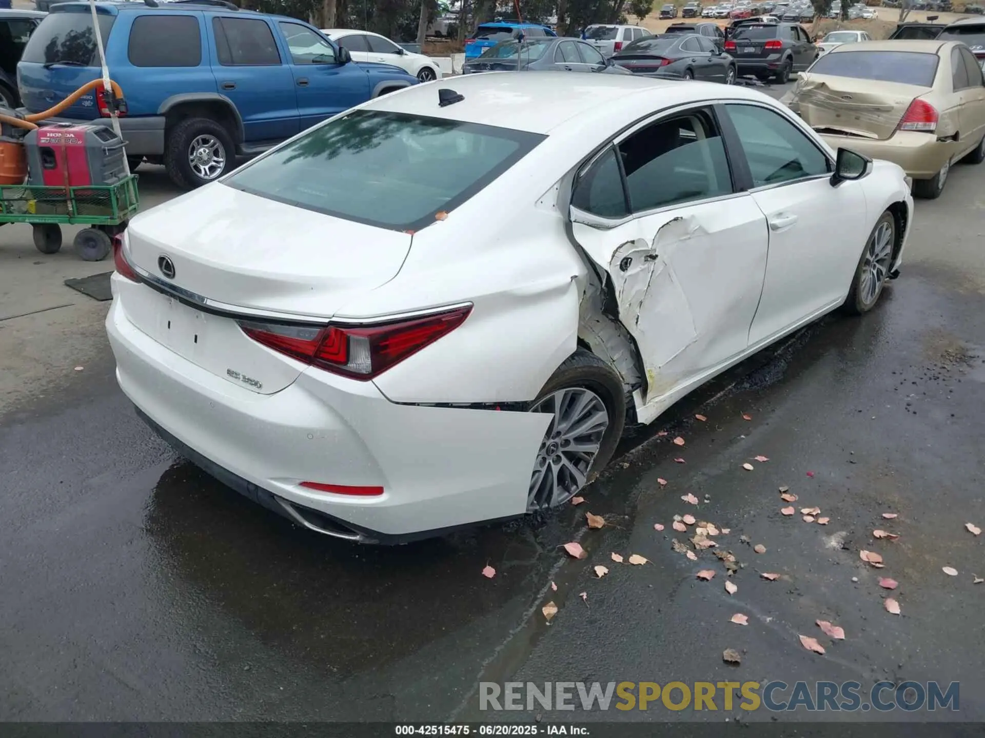 4 fotografías del automóvil dañado 58ADZ1B14MU086192 LEXUS ES 350 2021