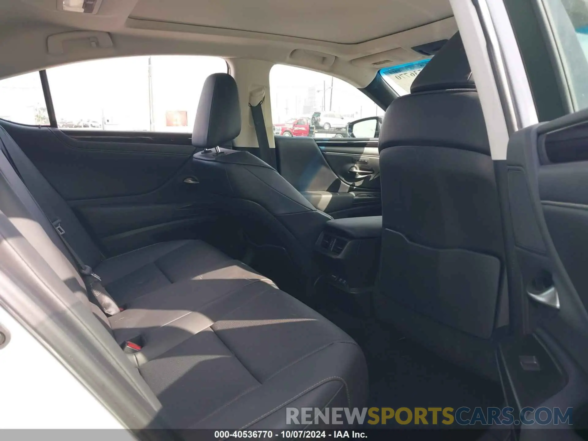 8 fotografías del automóvil dañado 58ADZ1B16MU096481 LEXUS ES 350 2021