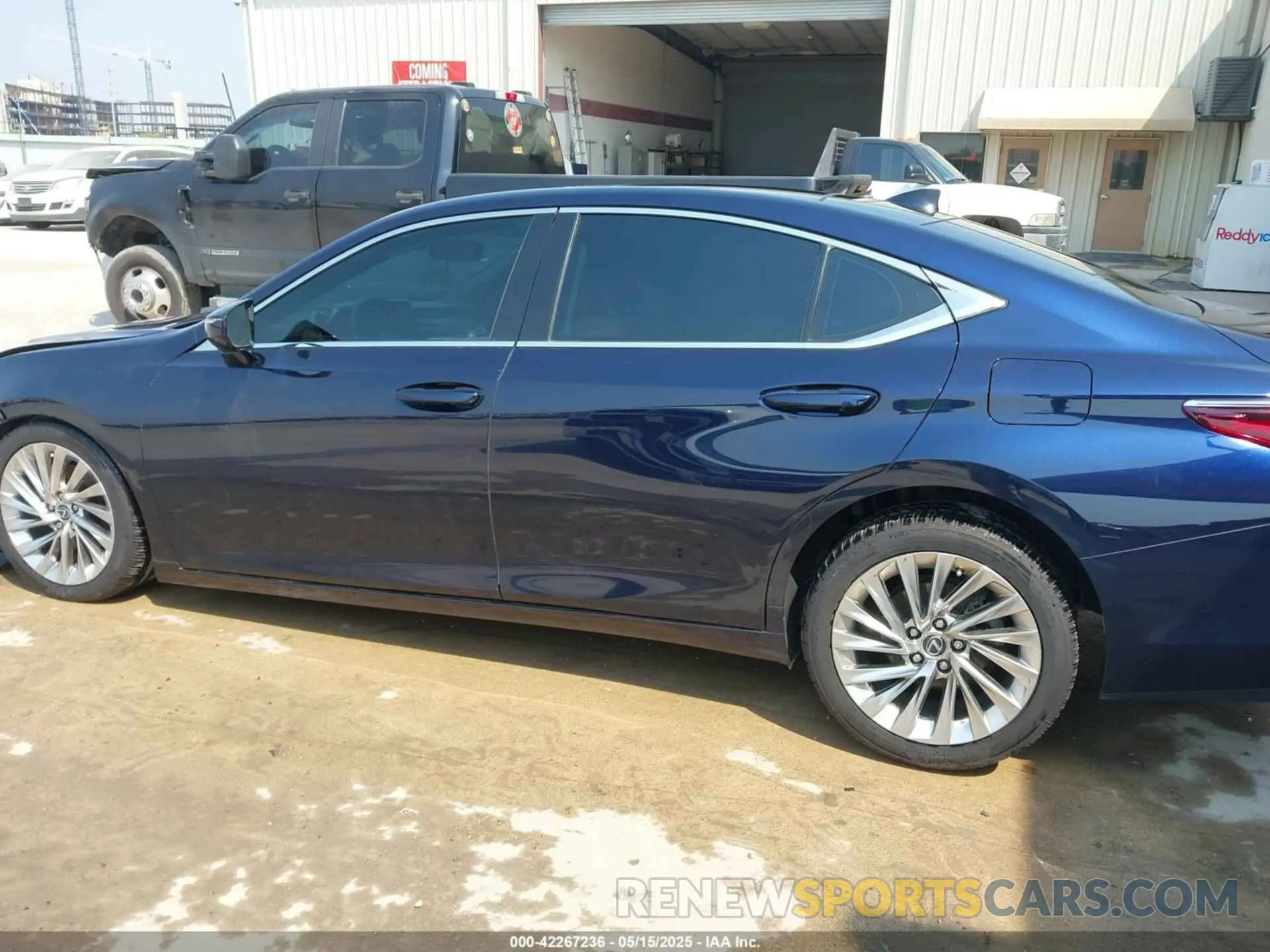 15 fotografías del automóvil dañado 58AFZ1B14MU101055 LEXUS ES 350 2021