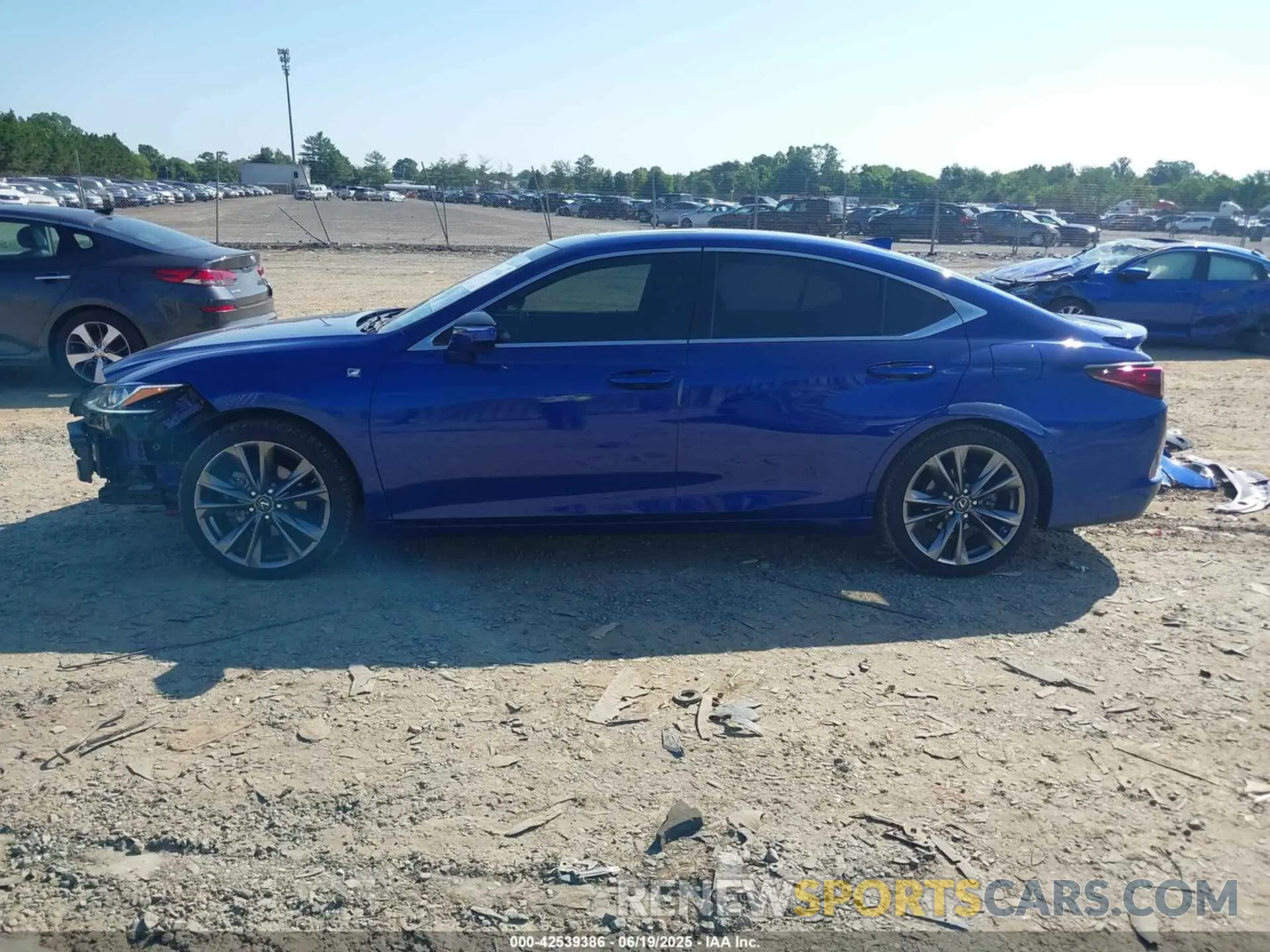15 fotografías del automóvil dañado 58AGZ1B19MU086248 LEXUS ES 350 2021