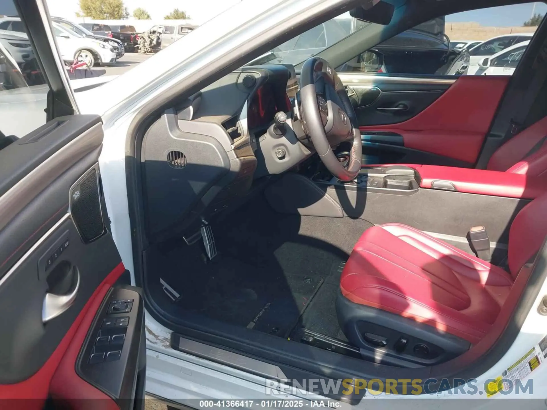 5 fotografías del automóvil dañado 58AGZ1B1XMU098201 LEXUS ES 350 2021
