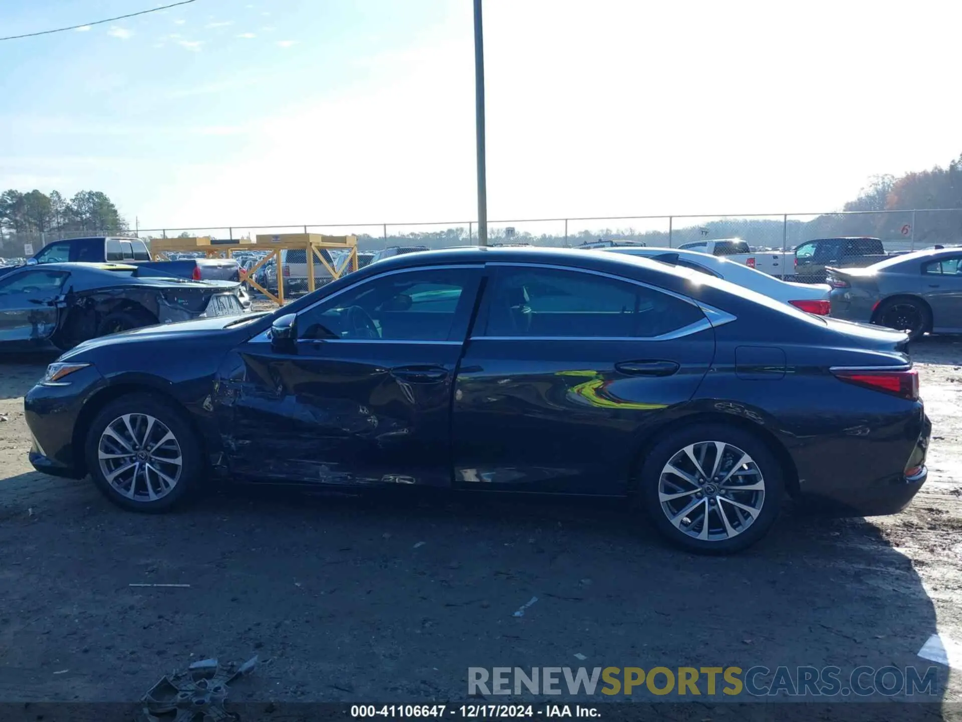 14 fotografías del automóvil dañado 58ACZ1B16NU119190 LEXUS ES 350 2022